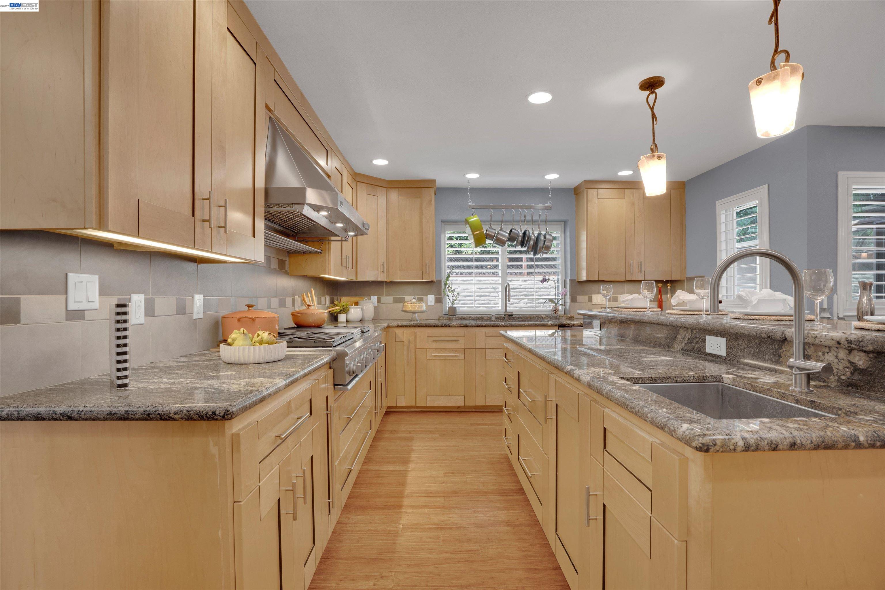 Detail Gallery Image 9 of 31 For 33499 Quail Run Rd, Fremont,  CA 94555 - 4 Beds | 2/1 Baths