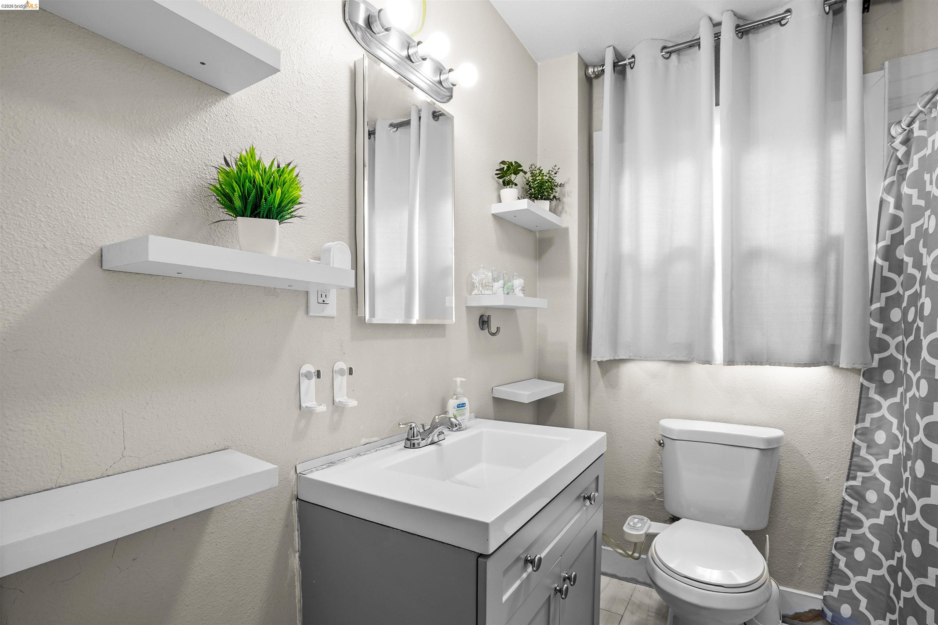 Detail Gallery Image 27 of 29 For 80 Loma Vista Way, Pittsburg,  CA 94565 - 3 Beds | 1 Baths