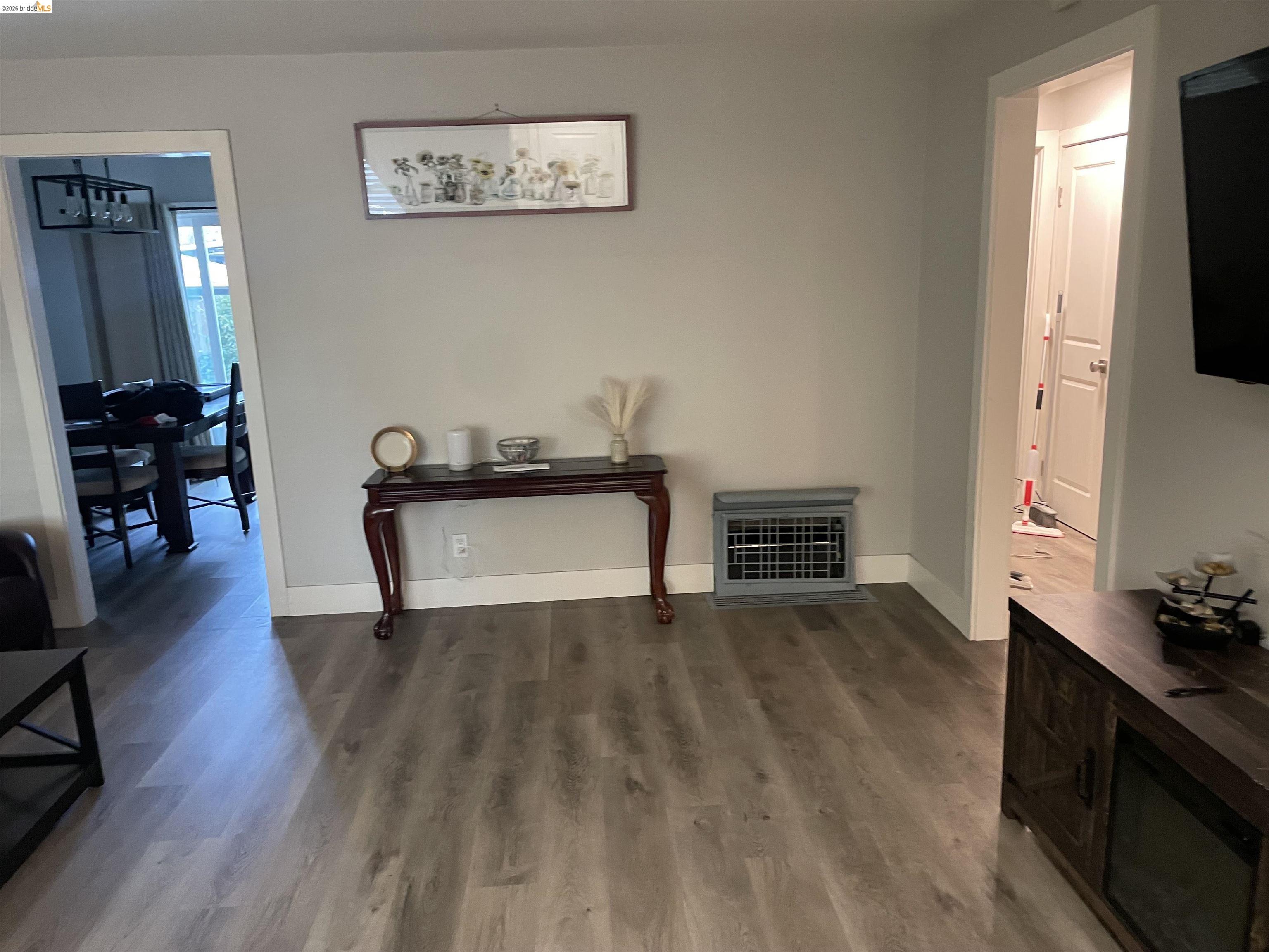 Detail Gallery Image 5 of 29 For 80 Loma Vista Way, Pittsburg,  CA 94565 - 3 Beds | 1 Baths