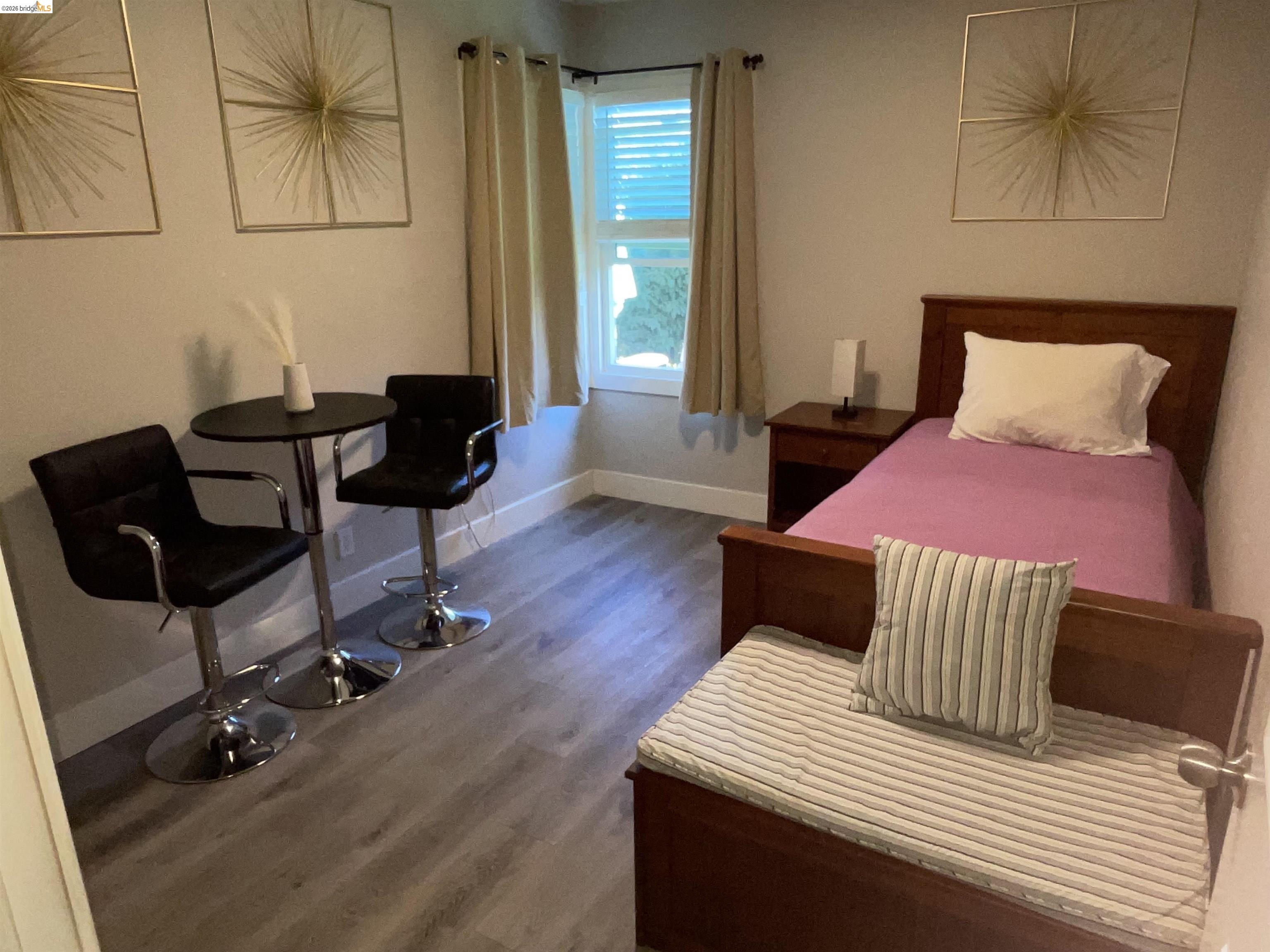 Detail Gallery Image 6 of 29 For 80 Loma Vista Way, Pittsburg,  CA 94565 - 3 Beds | 1 Baths