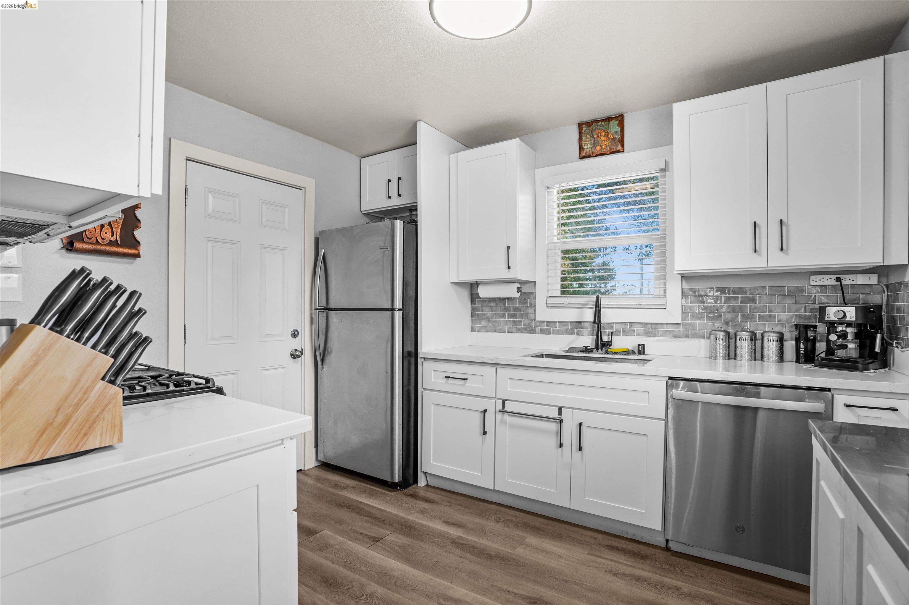 Detail Gallery Image 10 of 29 For 80 Loma Vista Way, Pittsburg,  CA 94565 - 3 Beds | 1 Baths