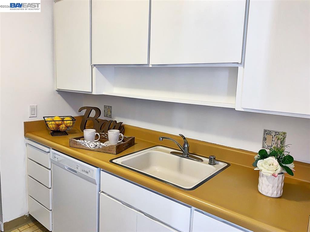 430 Civic Dr UNIT 208, Walnut Creek, CA, 94596