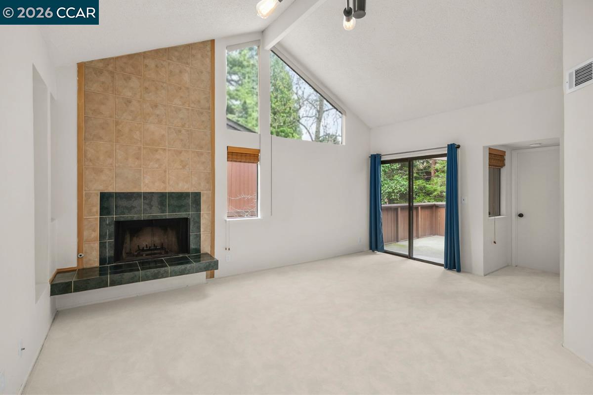 Photo #1: 41125863 Listing: Photo #1