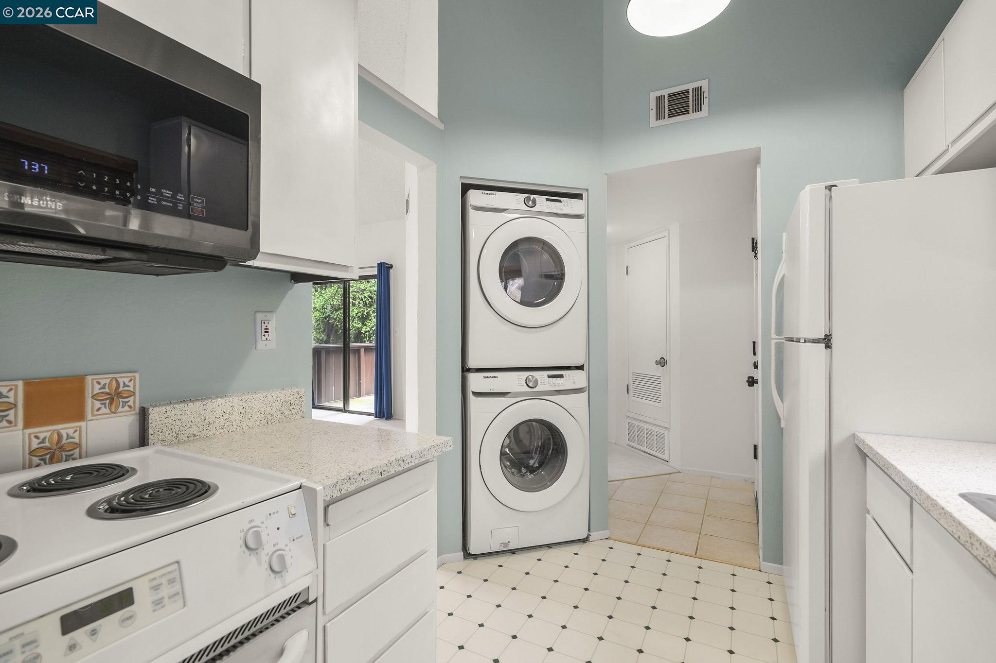 Photo #4: 41125863 Listing: Photo #4