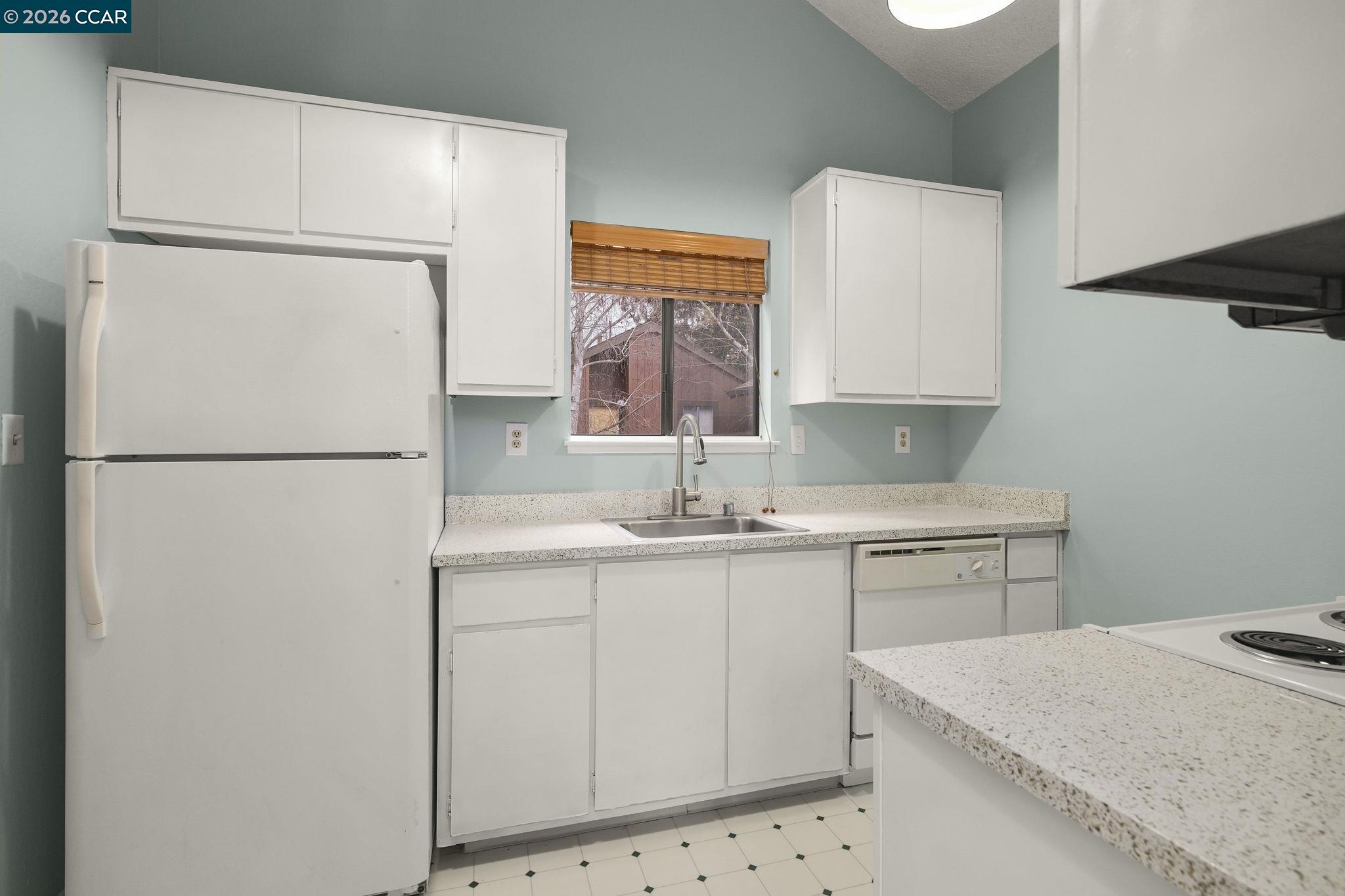 Photo #6: 41125863 Listing: Photo #6