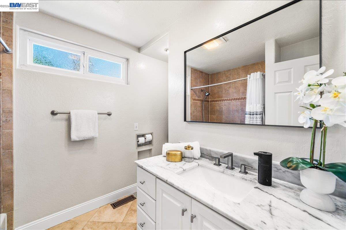 Detail Gallery Image 27 of 60 For 552 Hanover St, Livermore,  CA 94551 - 4 Beds | 2 Baths