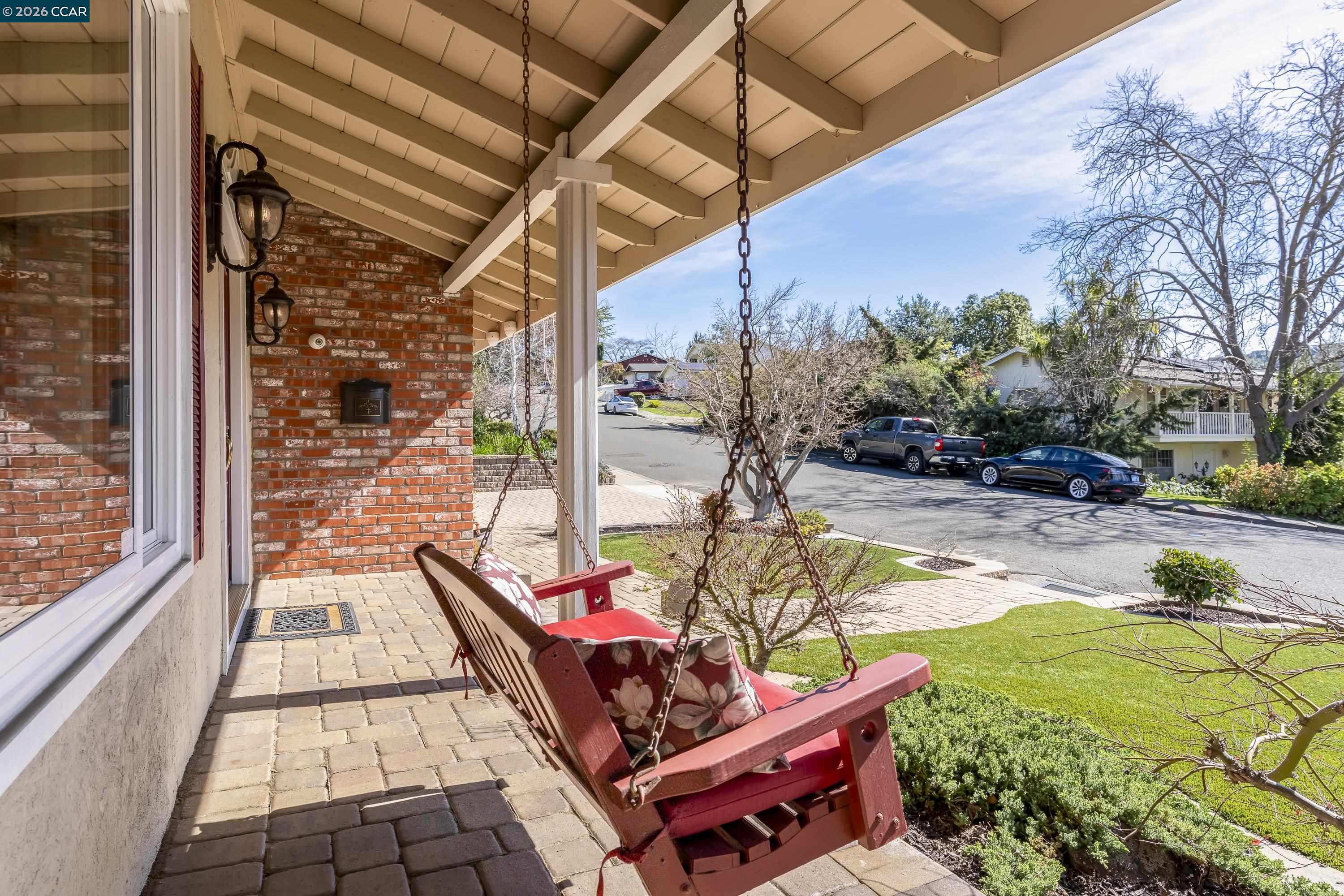 Detail Gallery Image 4 of 60 For 2654 Tamalpais Dr, Pinole,  CA 94564 - 4 Beds | 2/1 Baths