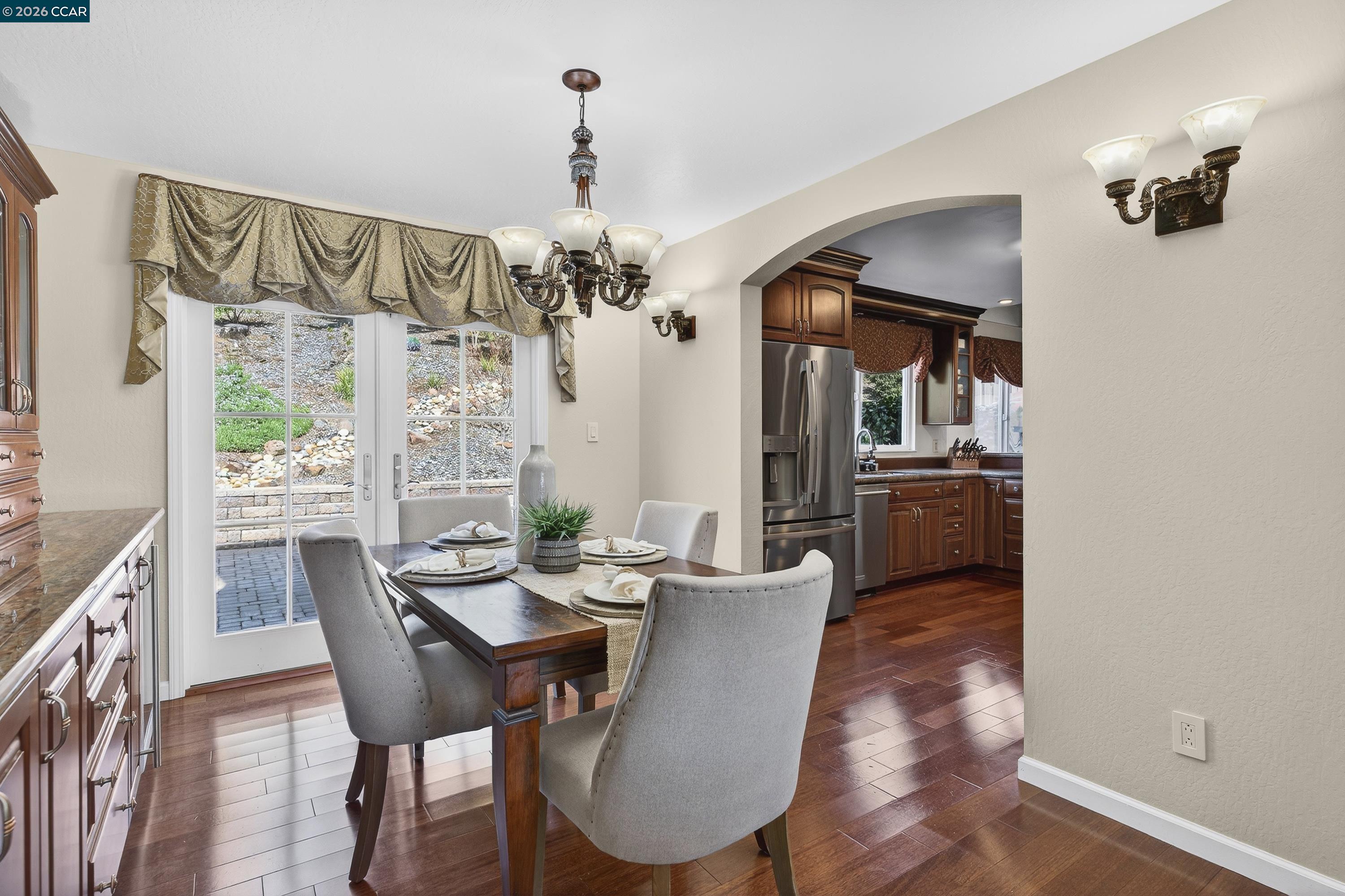 Detail Gallery Image 10 of 60 For 2654 Tamalpais Dr, Pinole,  CA 94564 - 4 Beds | 2/1 Baths