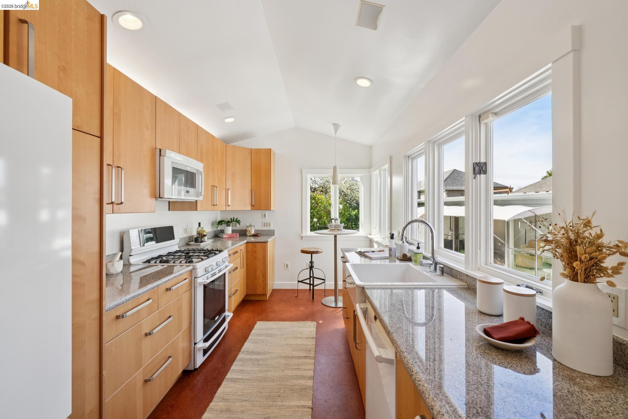 Detail Gallery Image 4 of 60 For 1234 Stannage Ave, Berkeley,  CA 94706 - 2 Beds | 1 Baths