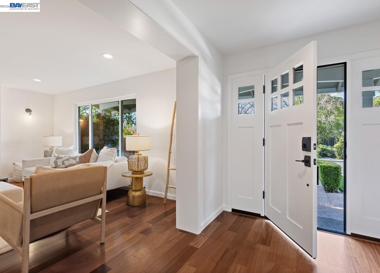 Detail Gallery Image 11 of 57 For 14 E Leeds Ct, Danville,  CA 94526 - 5 Beds | 2/1 Baths