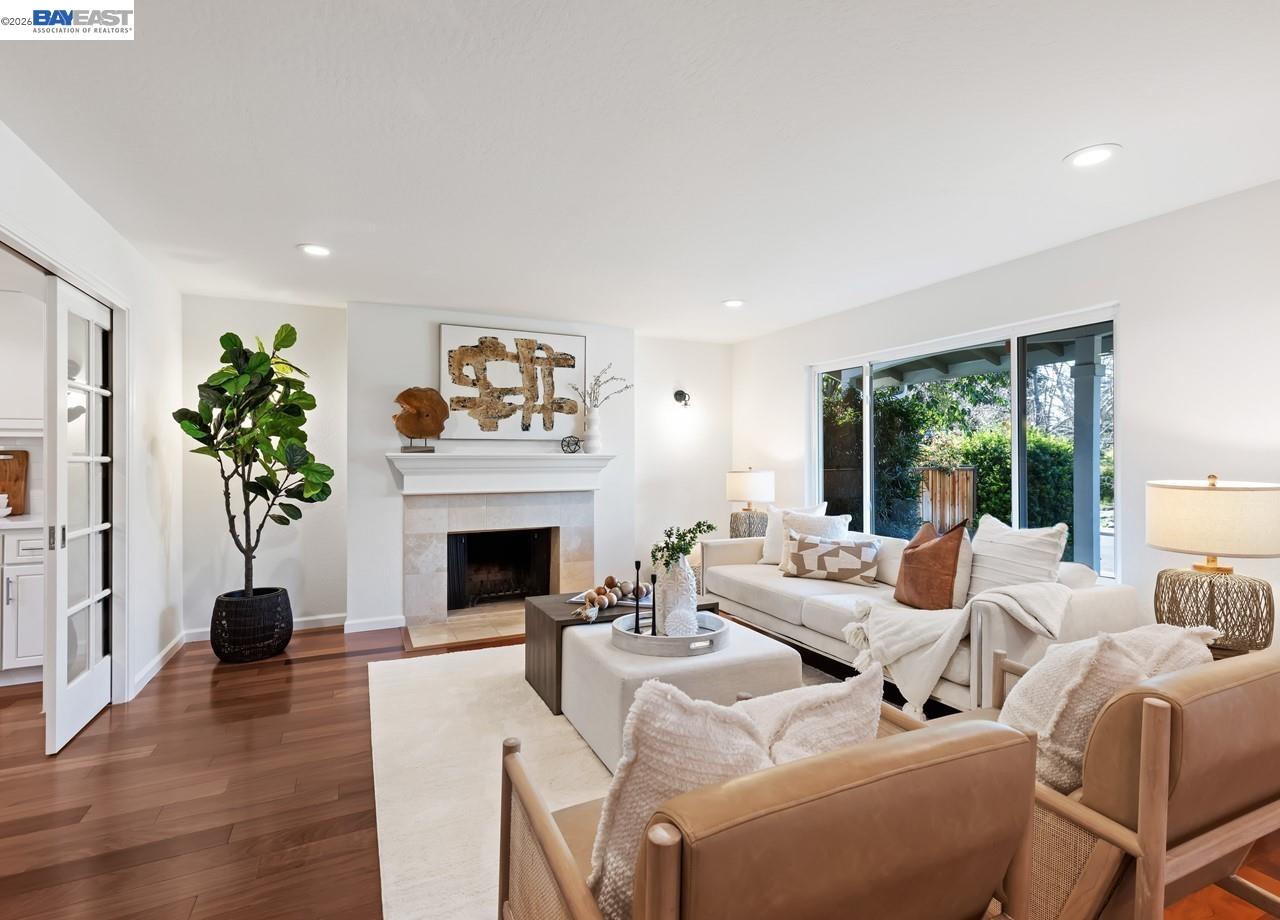 Detail Gallery Image 12 of 57 For 14 E Leeds Ct, Danville,  CA 94526 - 5 Beds | 2/1 Baths