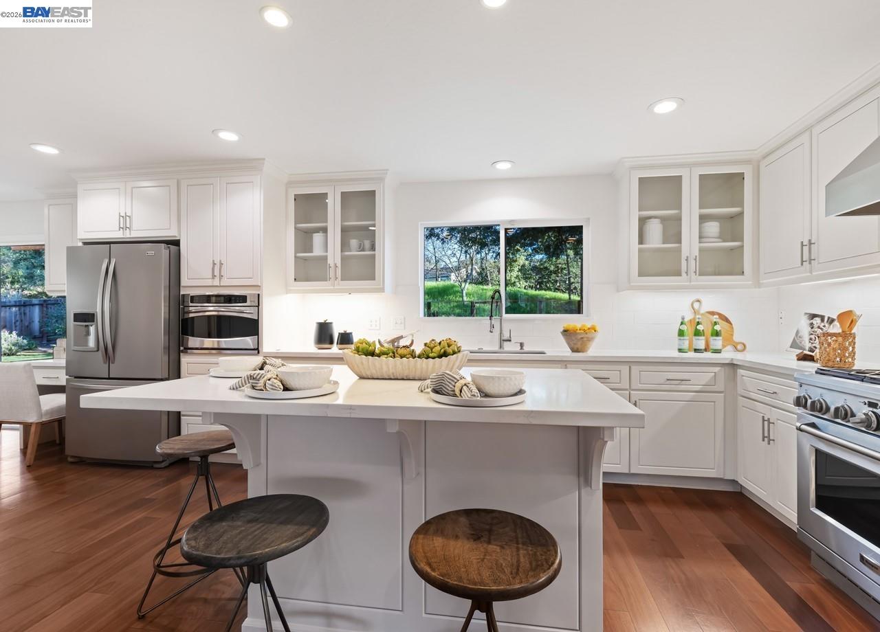 Detail Gallery Image 16 of 57 For 14 E Leeds Ct, Danville,  CA 94526 - 5 Beds | 2/1 Baths