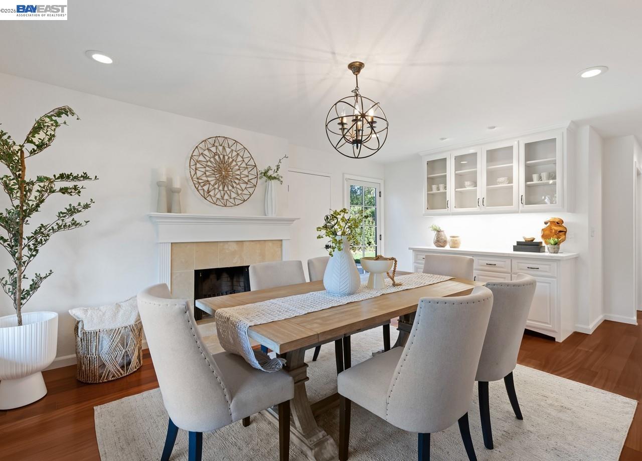 Detail Gallery Image 23 of 57 For 14 E Leeds Ct, Danville,  CA 94526 - 5 Beds | 2/1 Baths