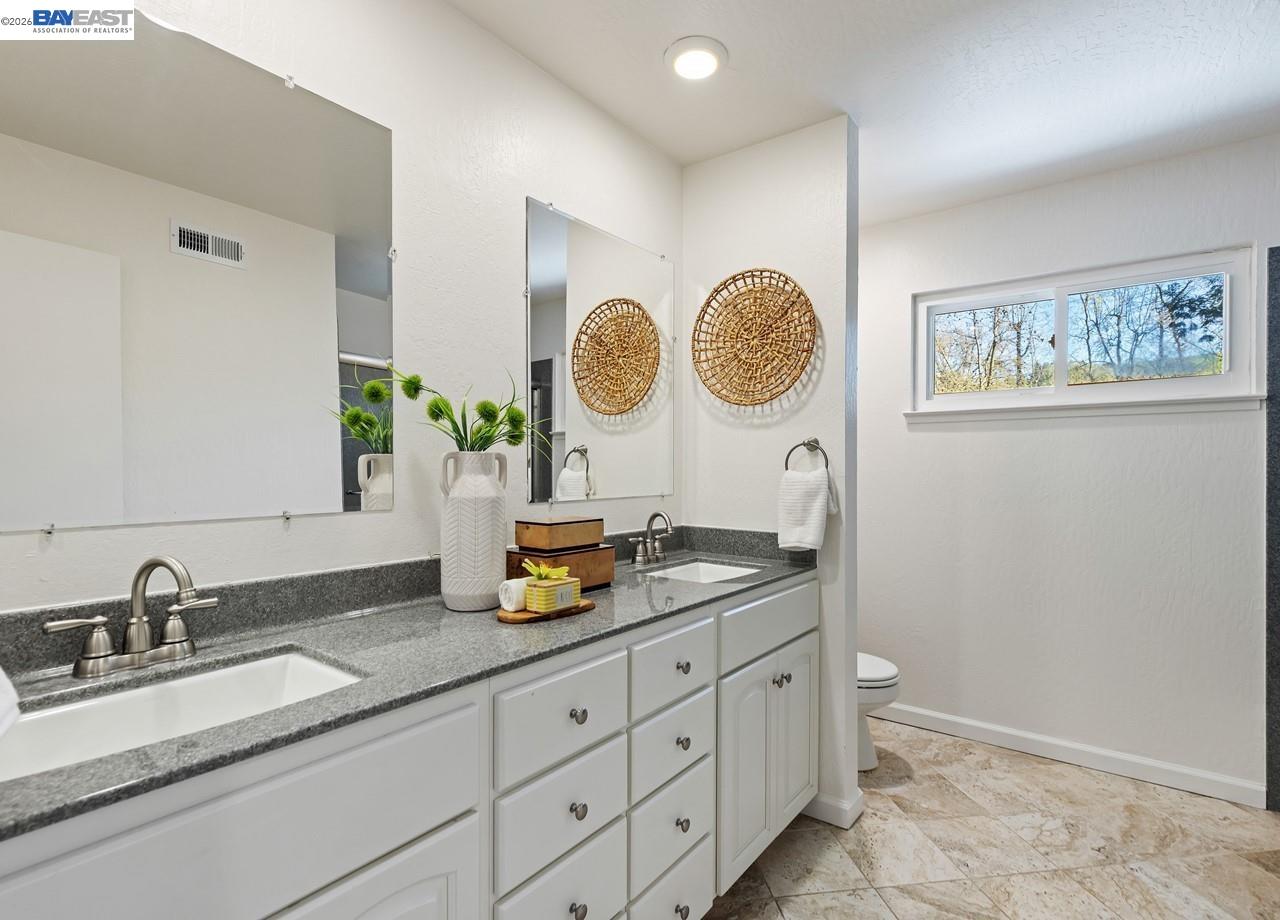 Detail Gallery Image 32 of 57 For 14 E Leeds Ct, Danville,  CA 94526 - 5 Beds | 2/1 Baths