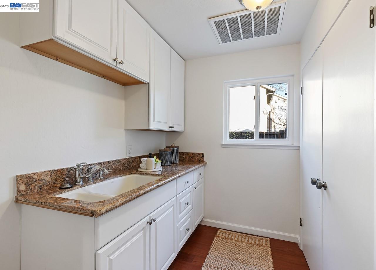 Detail Gallery Image 37 of 57 For 14 E Leeds Ct, Danville,  CA 94526 - 5 Beds | 2/1 Baths