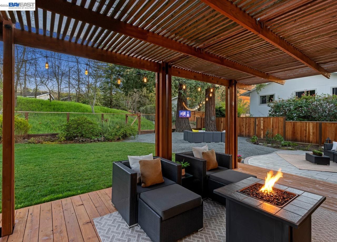 Detail Gallery Image 40 of 57 For 14 E Leeds Ct, Danville,  CA 94526 - 5 Beds | 2/1 Baths