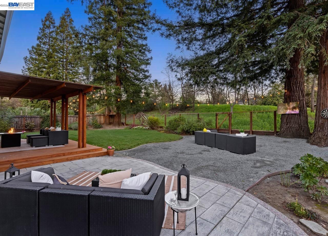 Detail Gallery Image 46 of 57 For 14 E Leeds Ct, Danville,  CA 94526 - 5 Beds | 2/1 Baths