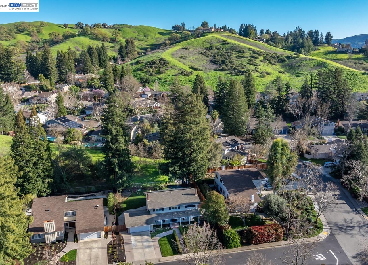 Detail Gallery Image 52 of 57 For 14 E Leeds Ct, Danville,  CA 94526 - 5 Beds | 2/1 Baths