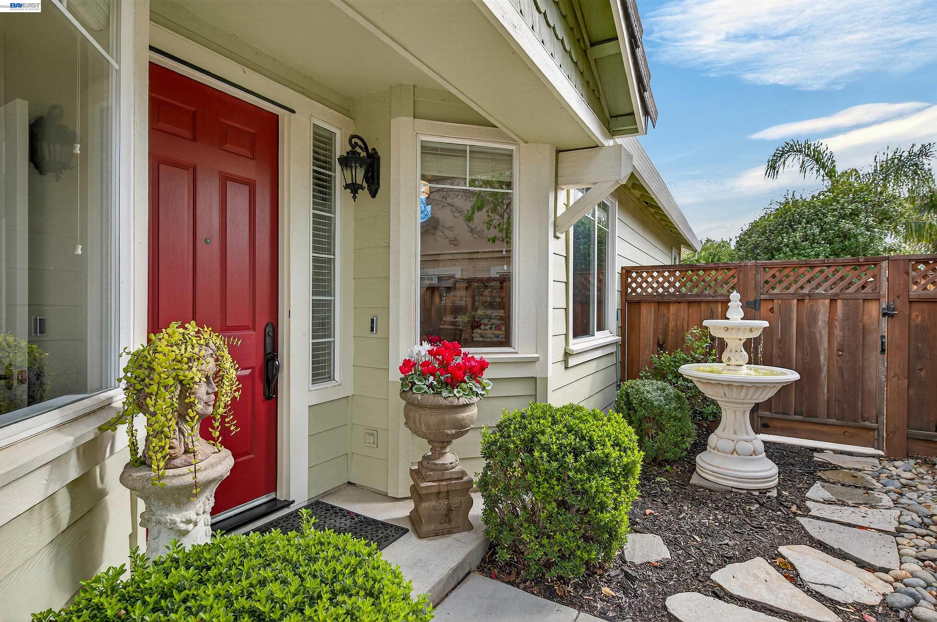 Detail Gallery Image 2 of 26 For 6433 Owl Way, Livermore,  CA 94551 - 4 Beds | 2 Baths