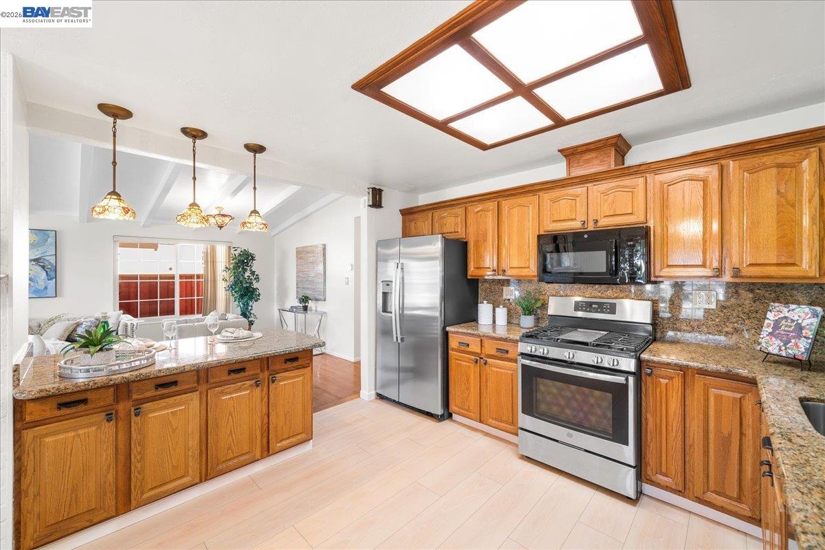 Detail Gallery Image 16 of 39 For 2274 Sleepy Hollow Ave, Hayward,  CA 94545 - 3 Beds | 2 Baths