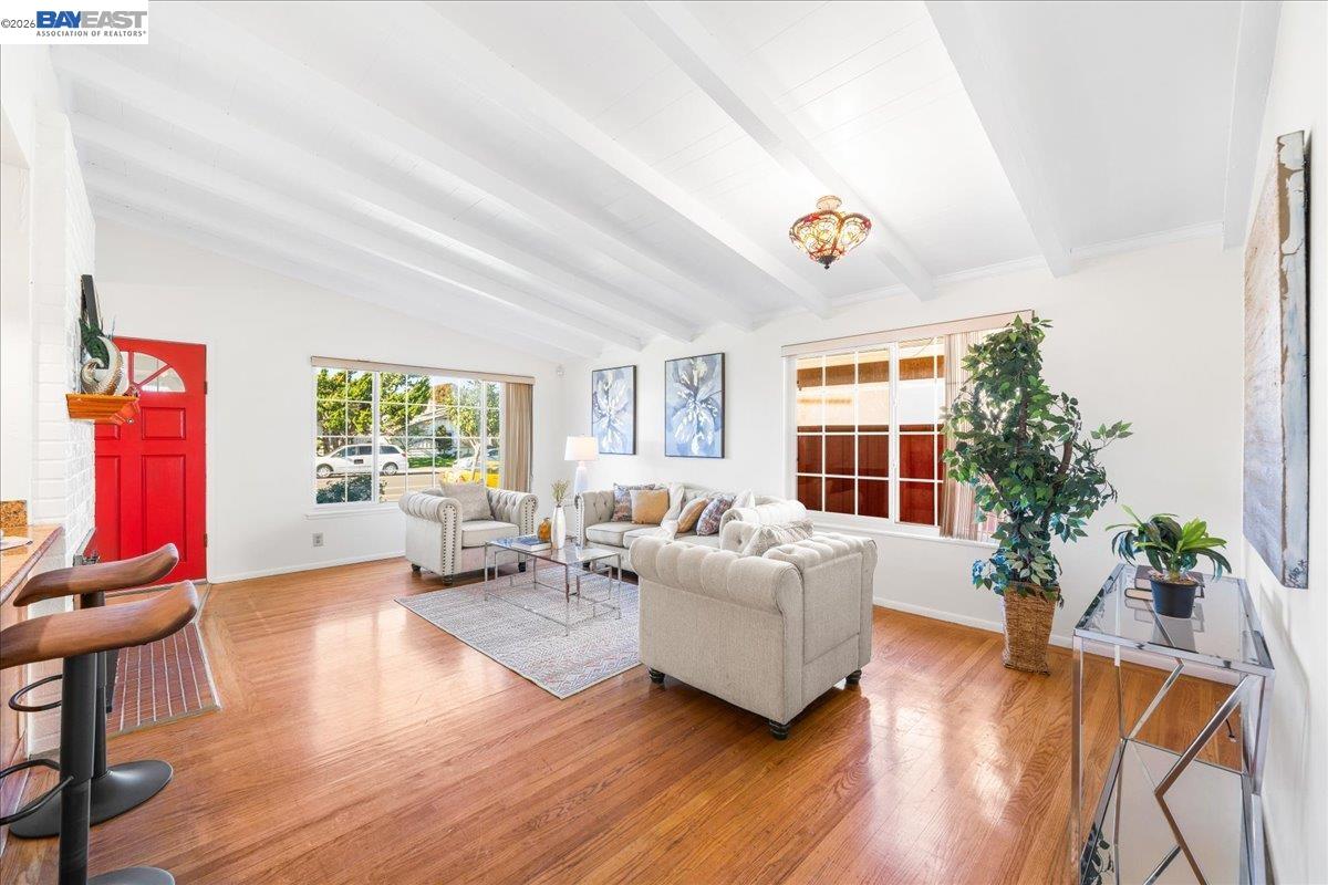 Detail Gallery Image 6 of 39 For 2274 Sleepy Hollow Ave, Hayward,  CA 94545 - 3 Beds | 2 Baths