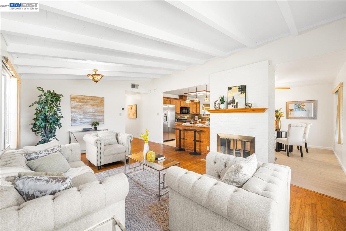 Detail Gallery Image 8 of 39 For 2274 Sleepy Hollow Ave, Hayward,  CA 94545 - 3 Beds | 2 Baths