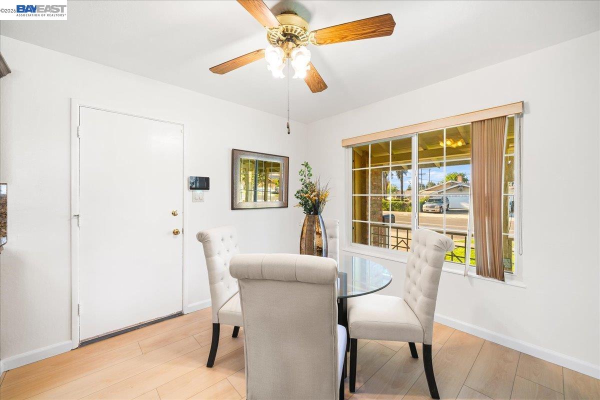 Detail Gallery Image 10 of 39 For 2274 Sleepy Hollow Ave, Hayward,  CA 94545 - 3 Beds | 2 Baths