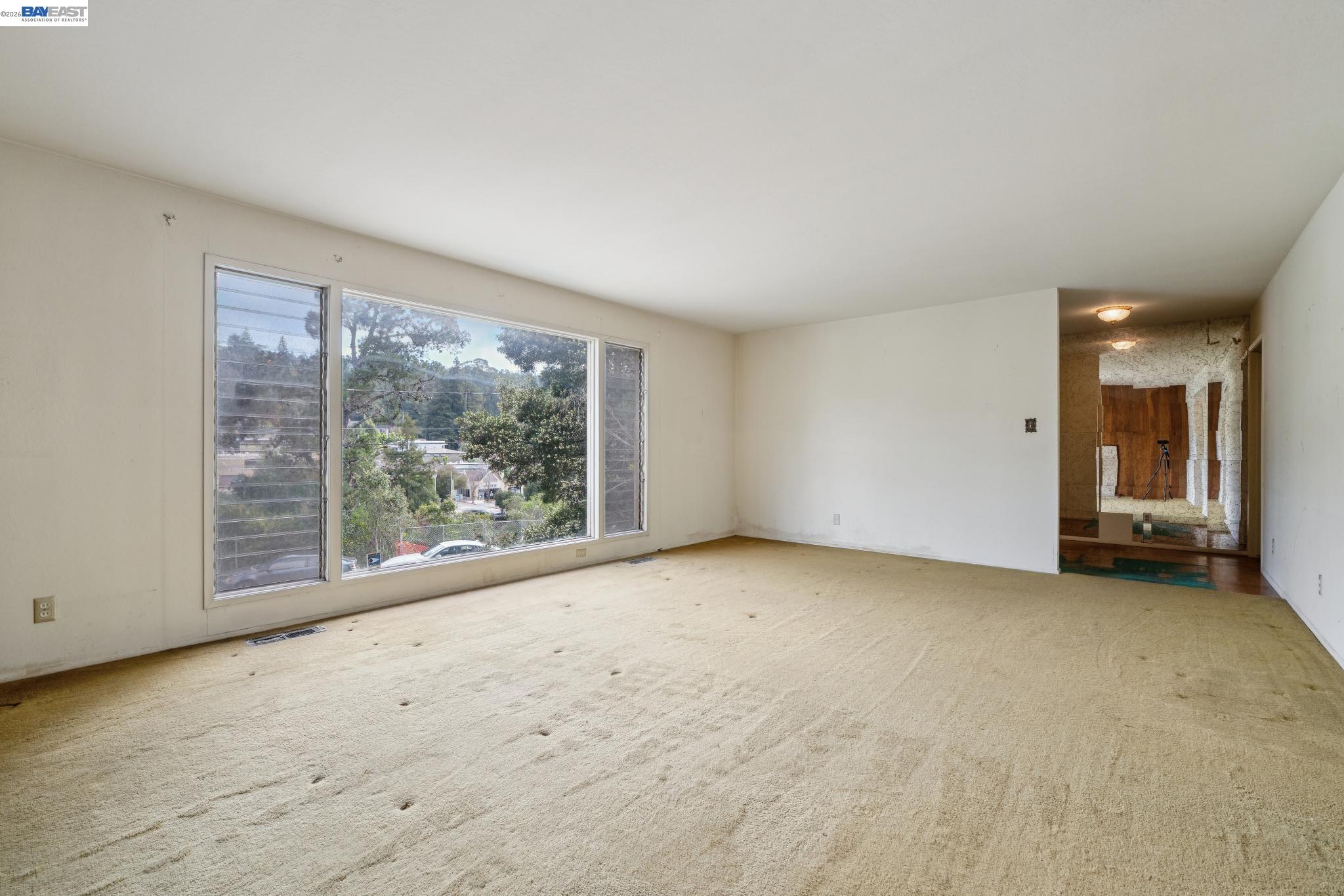 Detail Gallery Image 11 of 60 For 2033 Trafalgar Pl, Oakland,  CA 94611 - 2 Beds | 2 Baths