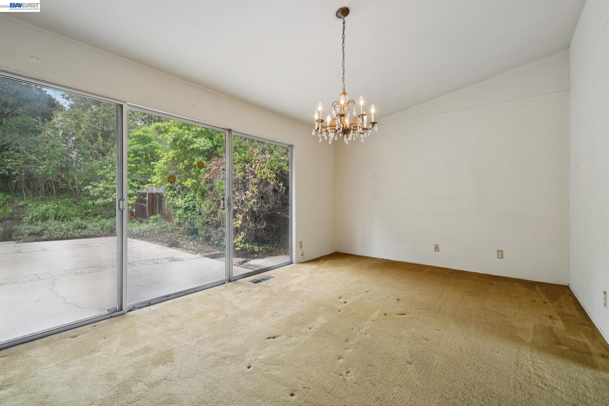 Detail Gallery Image 13 of 60 For 2033 Trafalgar Pl, Oakland,  CA 94611 - 2 Beds | 2 Baths