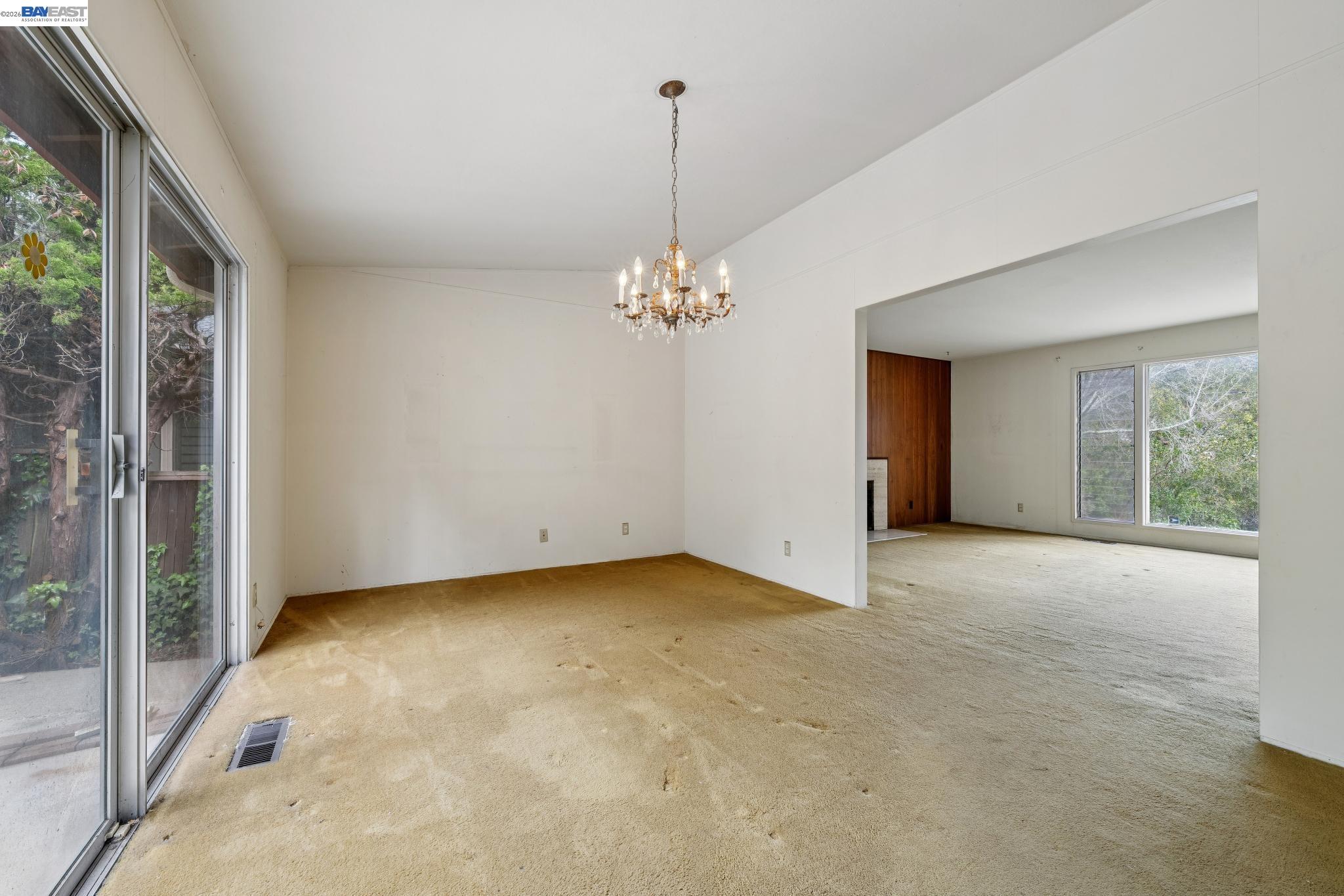 Detail Gallery Image 14 of 60 For 2033 Trafalgar Pl, Oakland,  CA 94611 - 2 Beds | 2 Baths