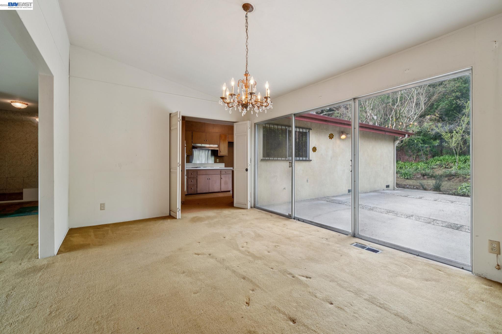 Detail Gallery Image 16 of 60 For 2033 Trafalgar Pl, Oakland,  CA 94611 - 2 Beds | 2 Baths