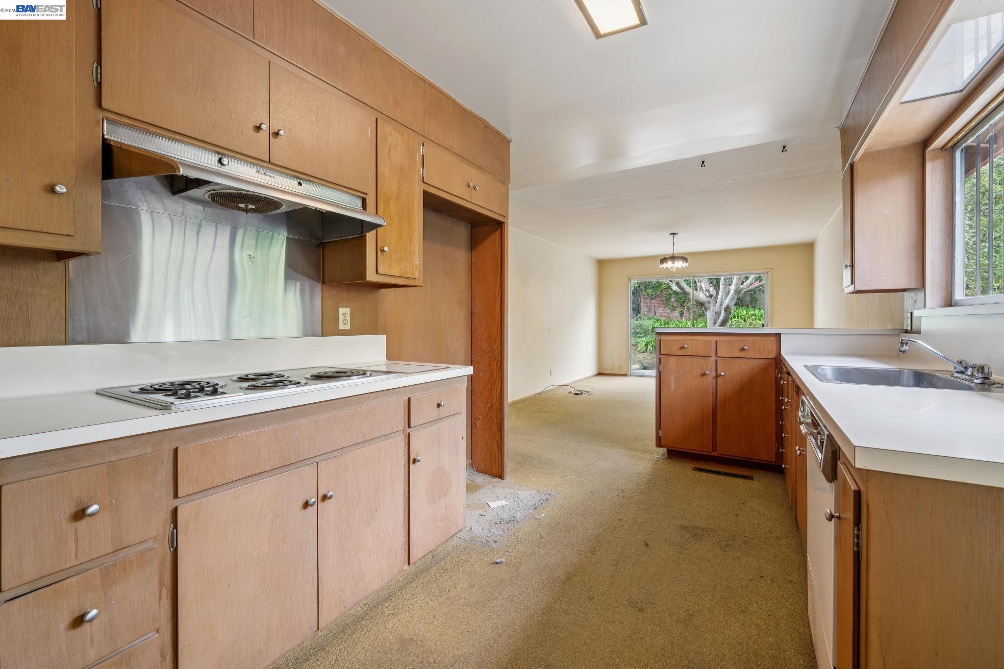 Detail Gallery Image 19 of 60 For 2033 Trafalgar Pl, Oakland,  CA 94611 - 2 Beds | 2 Baths