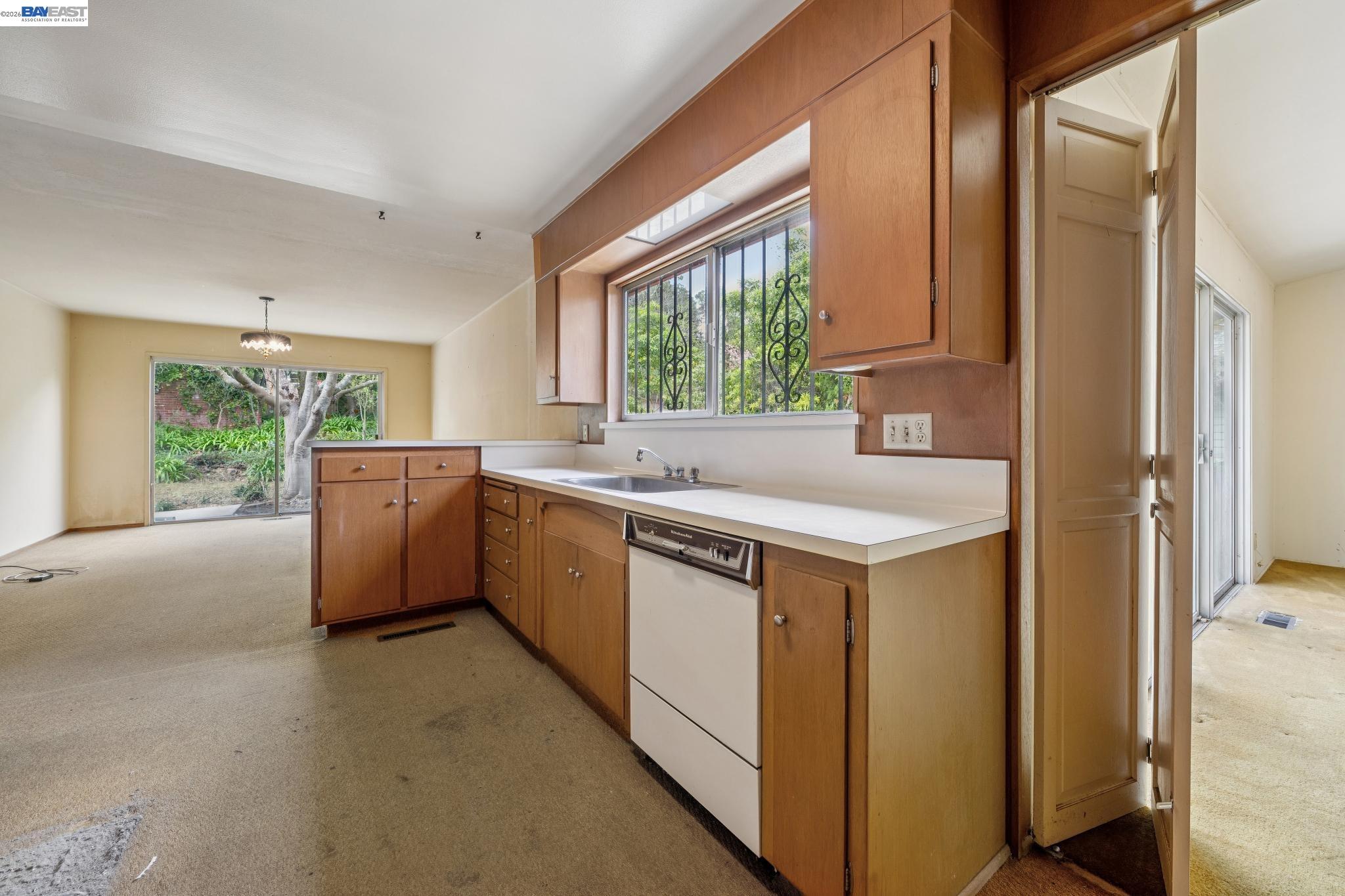 Detail Gallery Image 20 of 60 For 2033 Trafalgar Pl, Oakland,  CA 94611 - 2 Beds | 2 Baths