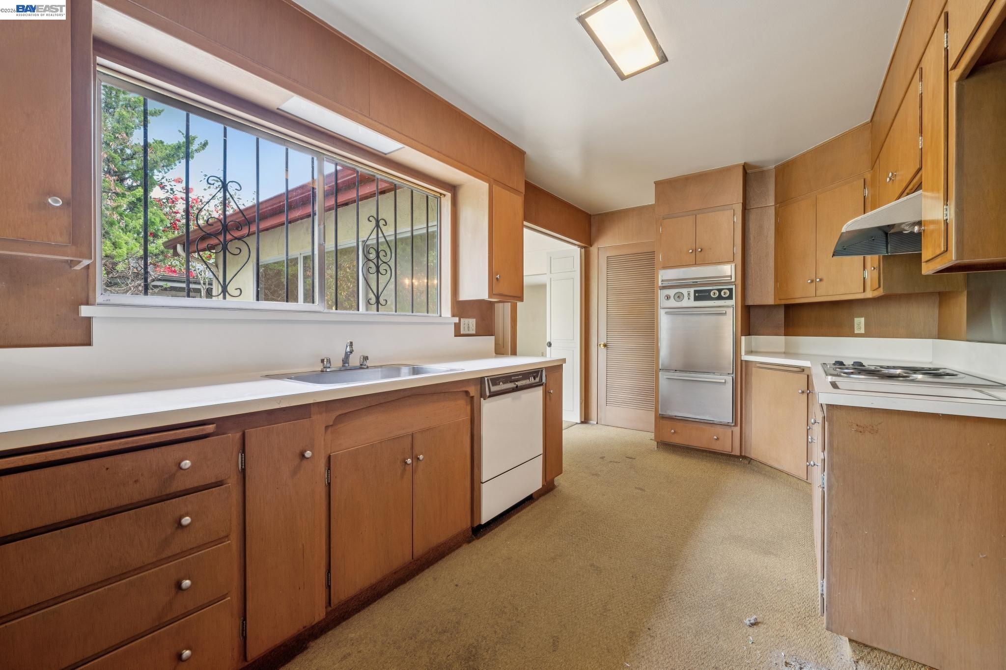 Detail Gallery Image 21 of 60 For 2033 Trafalgar Pl, Oakland,  CA 94611 - 2 Beds | 2 Baths