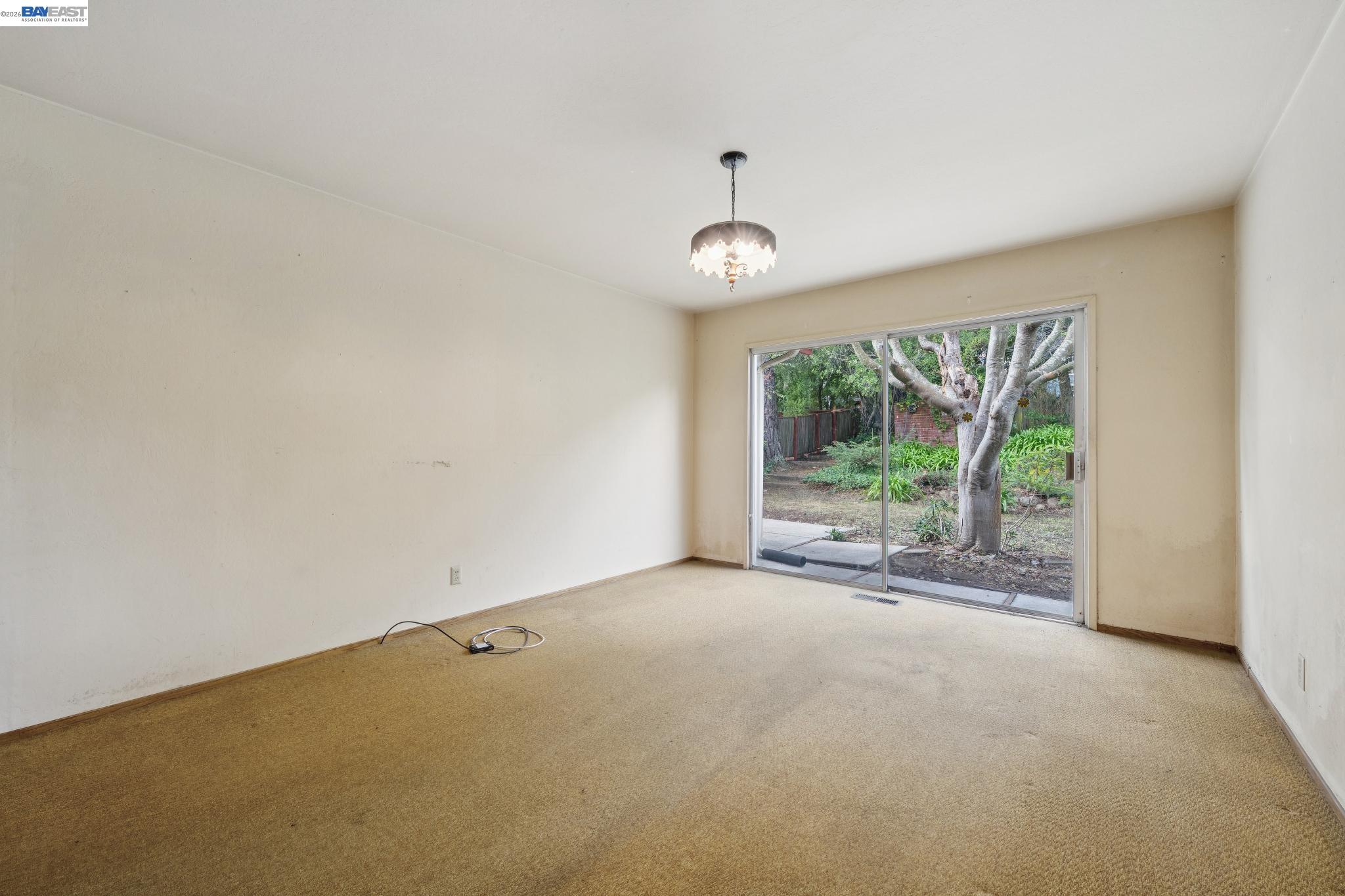 Detail Gallery Image 24 of 60 For 2033 Trafalgar Pl, Oakland,  CA 94611 - 2 Beds | 2 Baths