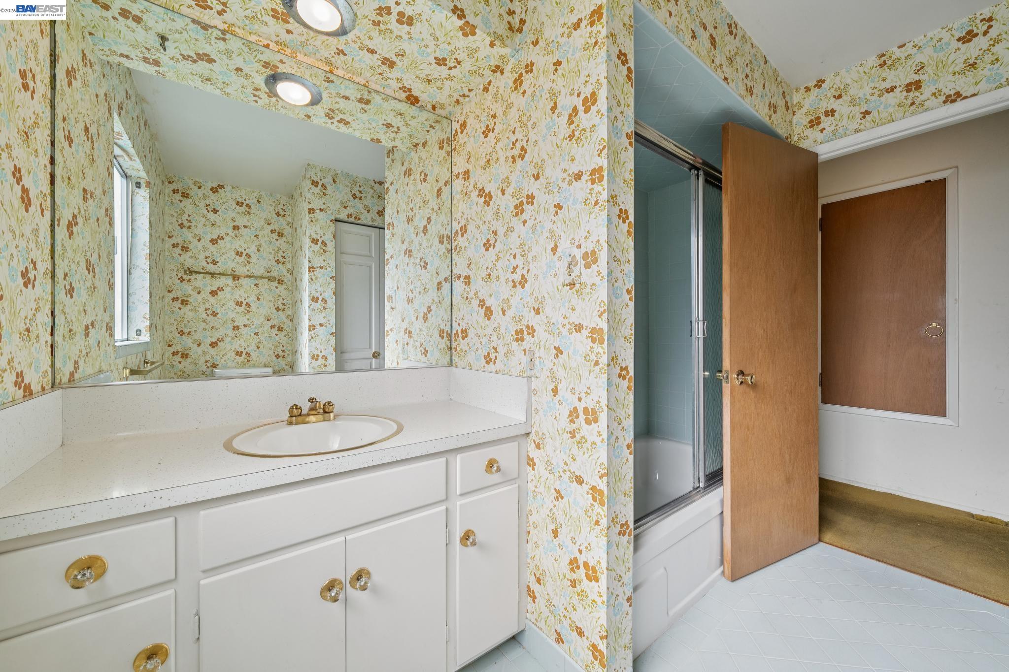 Detail Gallery Image 39 of 60 For 2033 Trafalgar Pl, Oakland,  CA 94611 - 2 Beds | 2 Baths