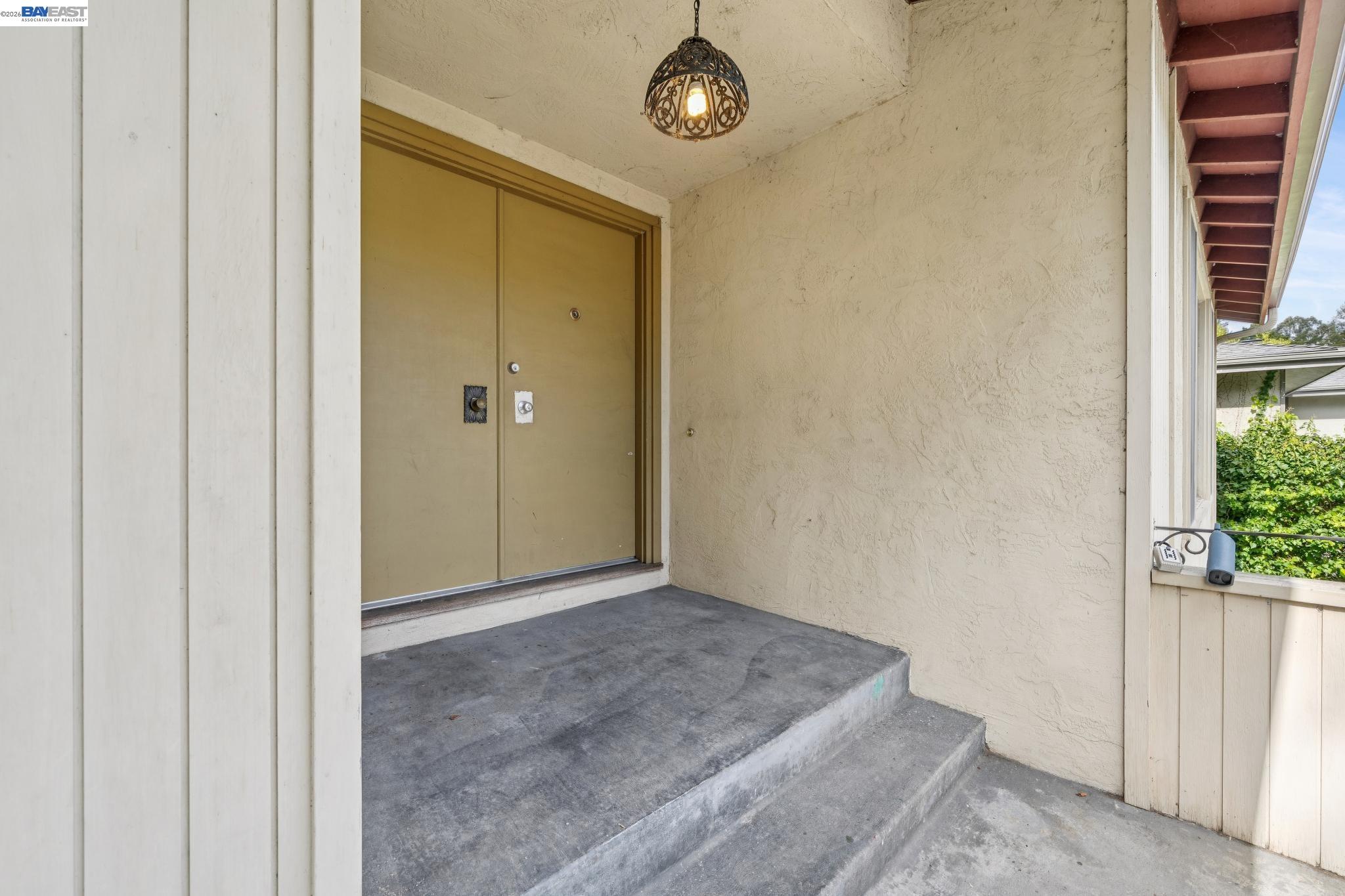 Detail Gallery Image 5 of 60 For 2033 Trafalgar Pl, Oakland,  CA 94611 - 2 Beds | 2 Baths