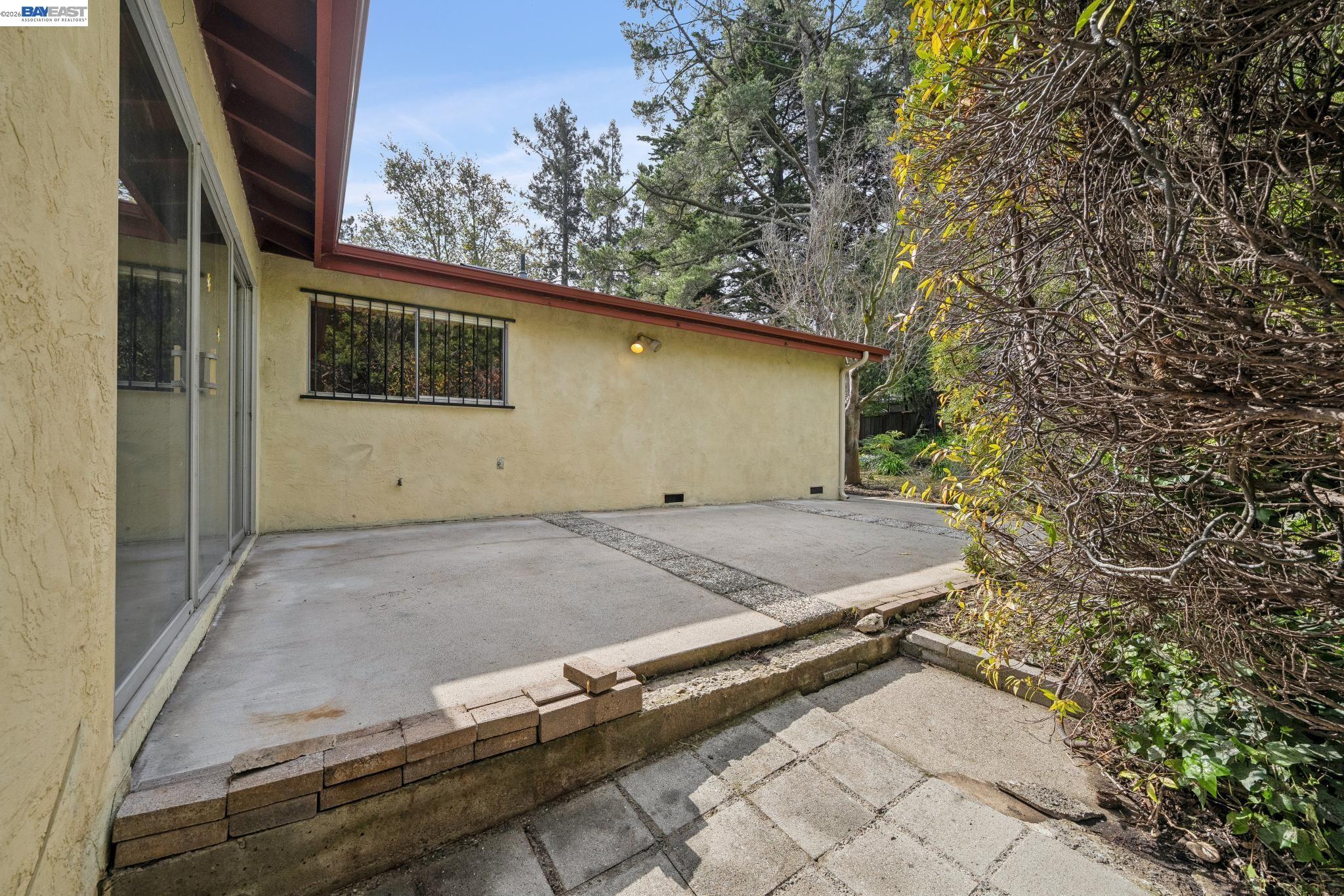 Detail Gallery Image 47 of 60 For 2033 Trafalgar Pl, Oakland,  CA 94611 - 2 Beds | 2 Baths