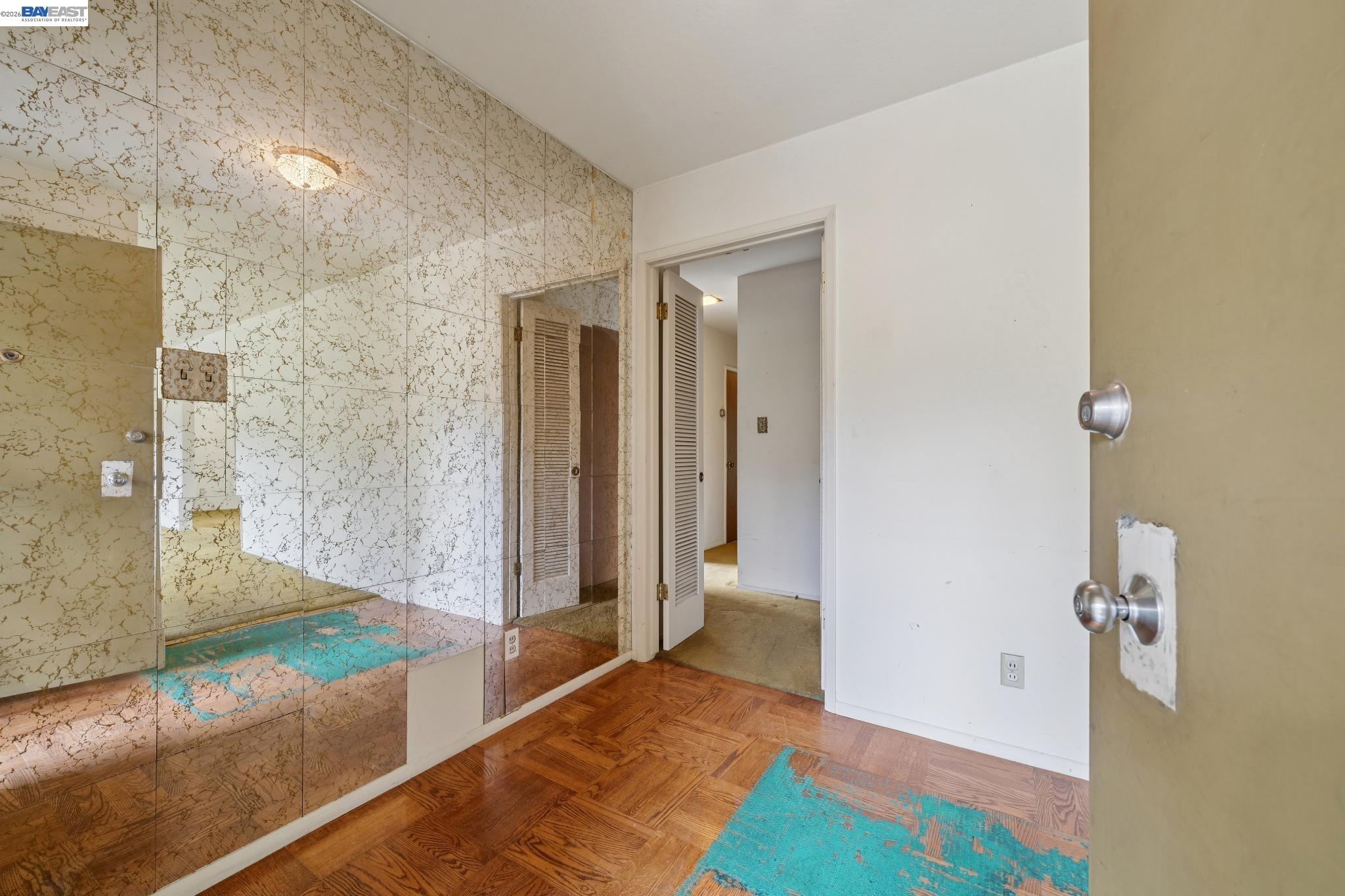Detail Gallery Image 6 of 60 For 2033 Trafalgar Pl, Oakland,  CA 94611 - 2 Beds | 2 Baths