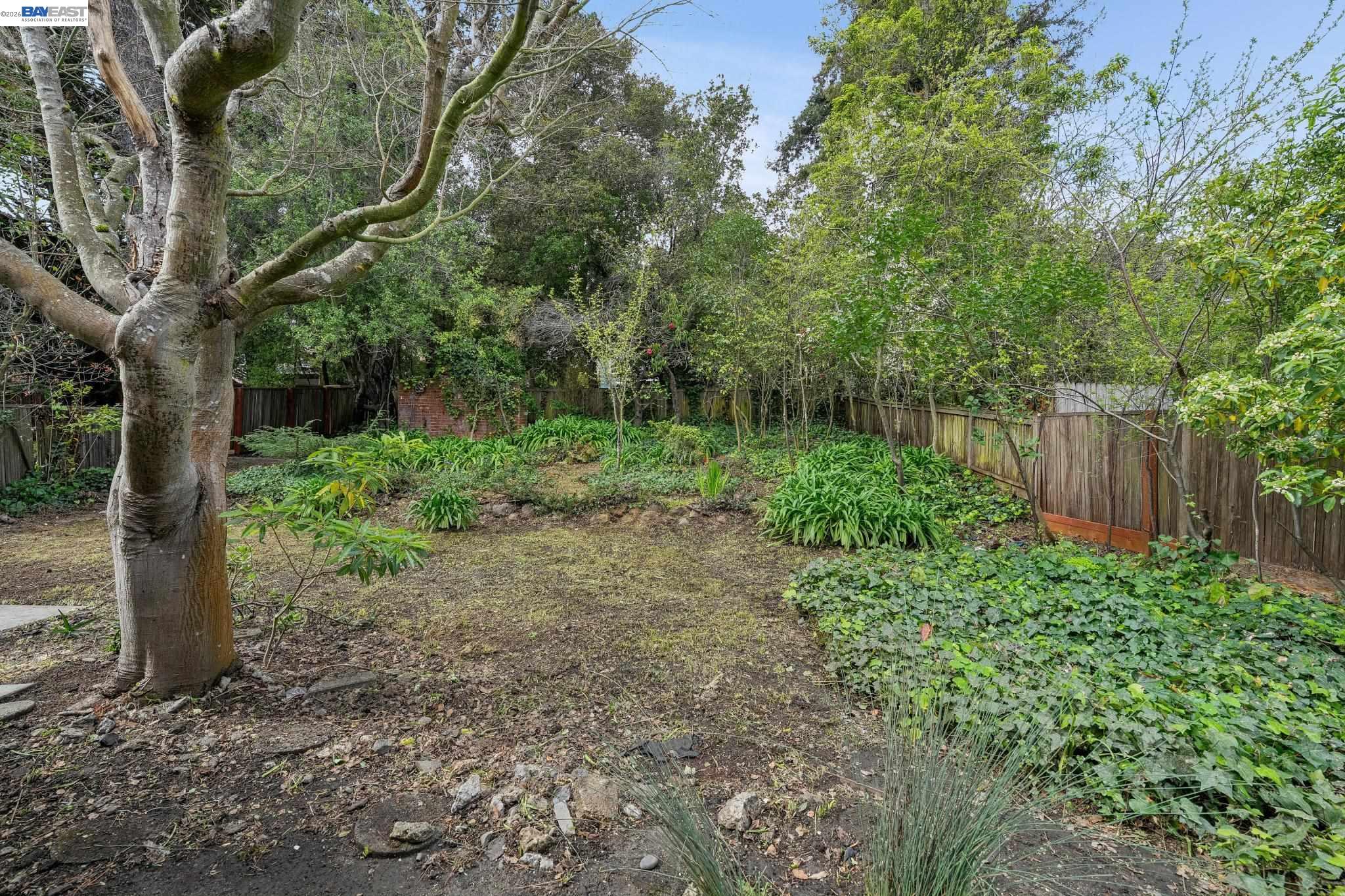 Detail Gallery Image 51 of 60 For 2033 Trafalgar Pl, Oakland,  CA 94611 - 2 Beds | 2 Baths