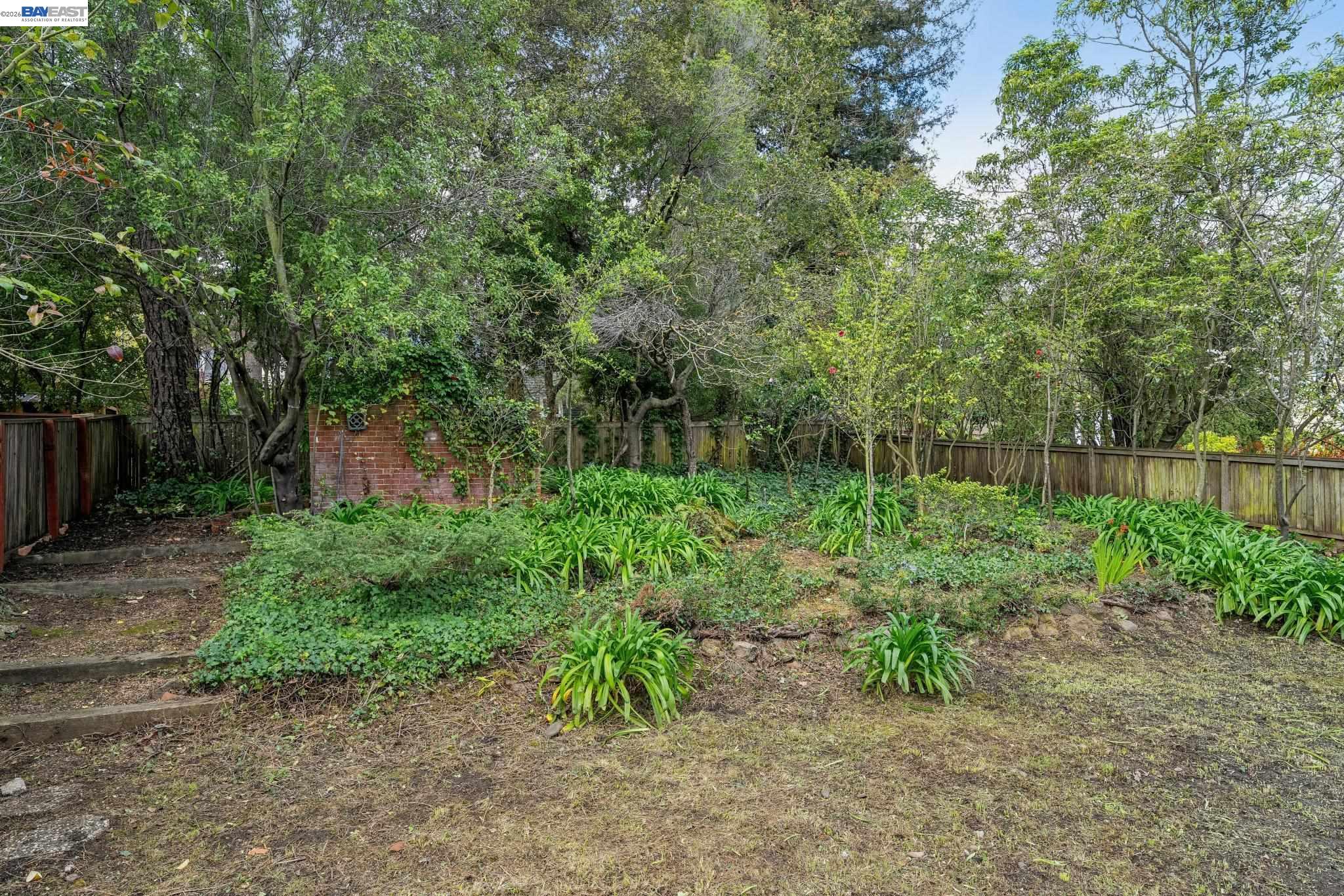 Detail Gallery Image 53 of 60 For 2033 Trafalgar Pl, Oakland,  CA 94611 - 2 Beds | 2 Baths