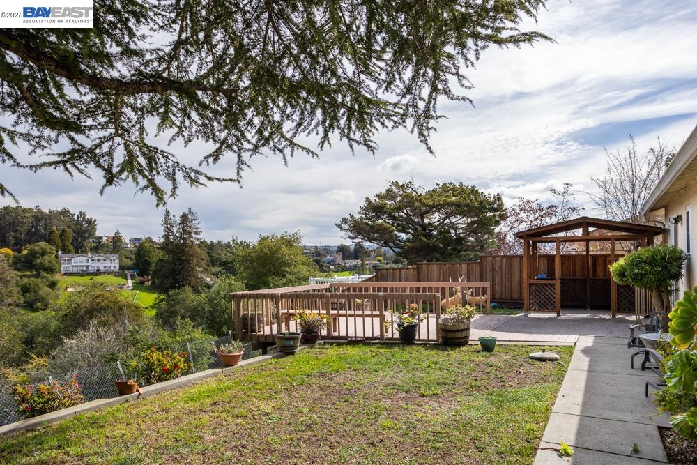 Detail Gallery Image 23 of 36 For 17774 Trenton Dr, Castro Valley,  CA 94546 - 3 Beds | 2 Baths