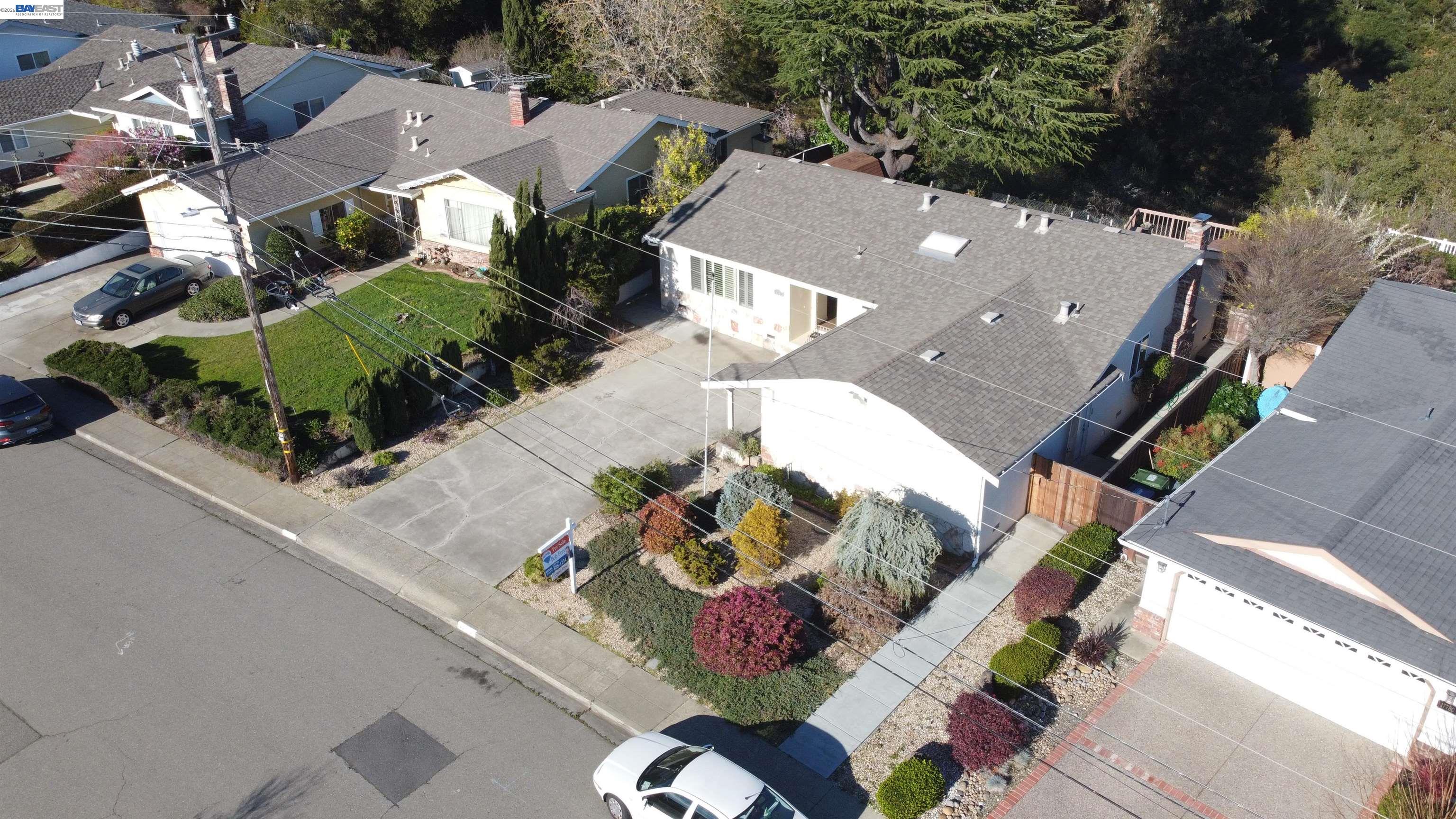 Detail Gallery Image 27 of 36 For 17774 Trenton Dr, Castro Valley,  CA 94546 - 3 Beds | 2 Baths