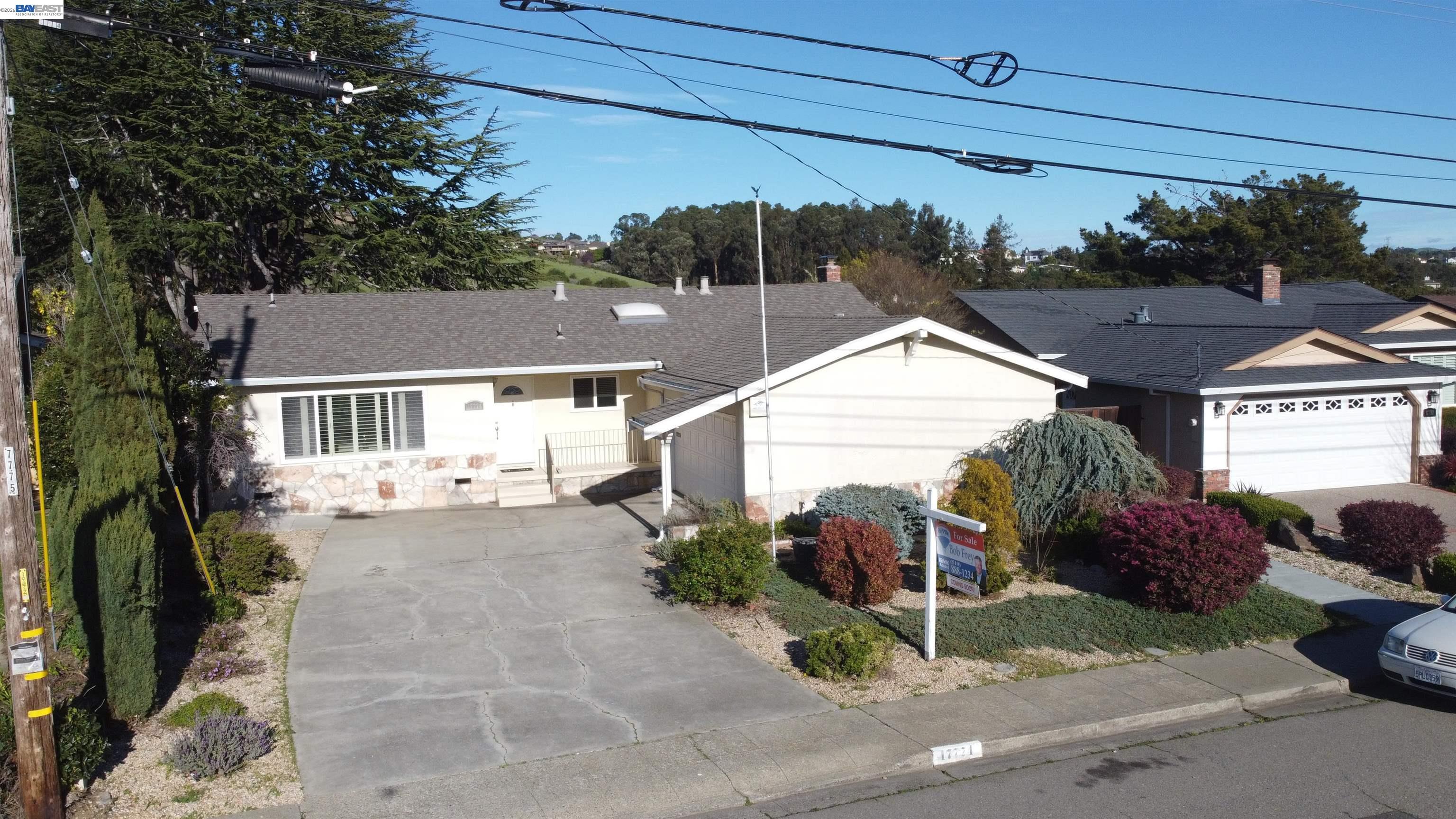 Detail Gallery Image 31 of 36 For 17774 Trenton Dr, Castro Valley,  CA 94546 - 3 Beds | 2 Baths