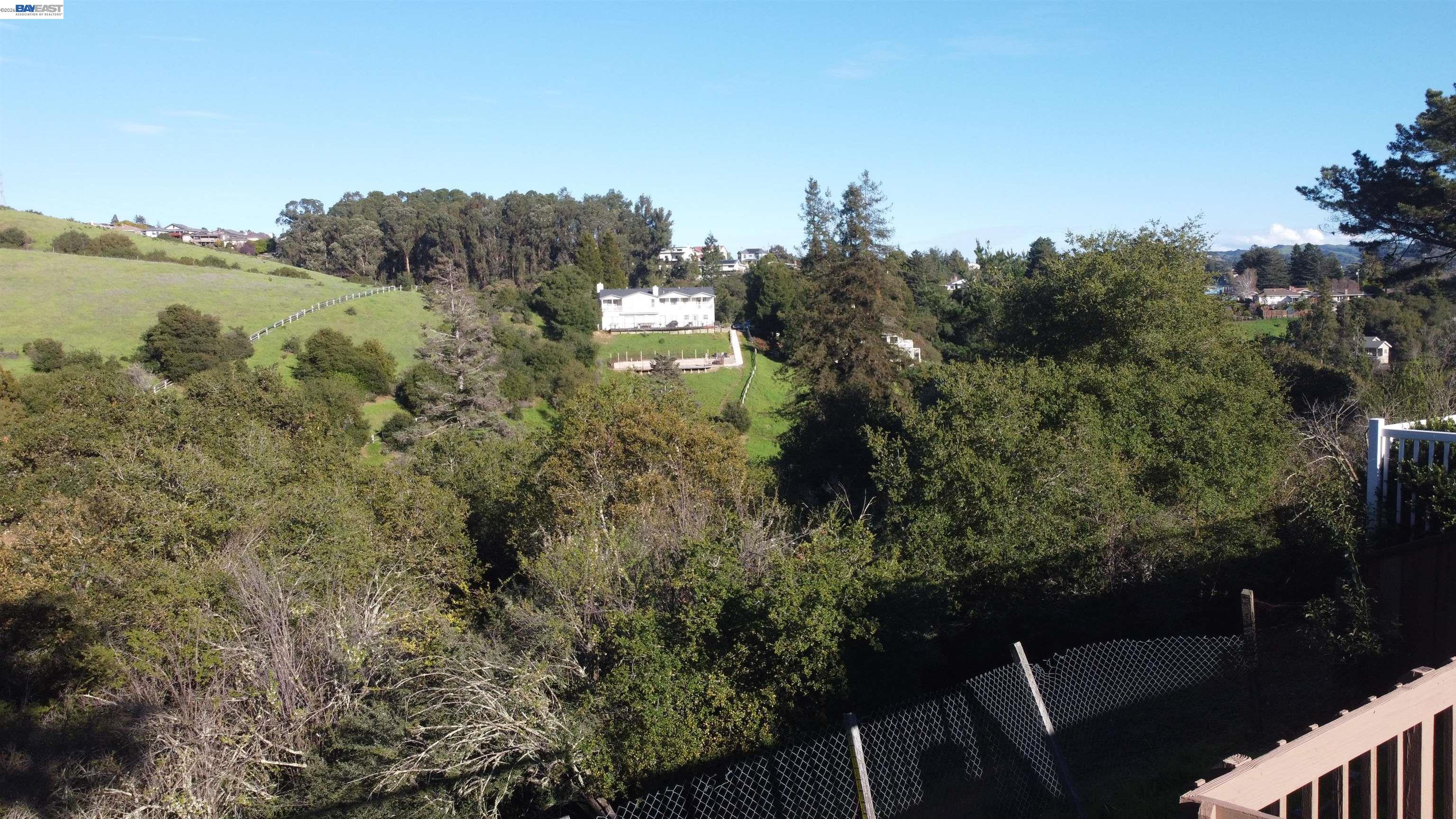 Detail Gallery Image 35 of 36 For 17774 Trenton Dr, Castro Valley,  CA 94546 - 3 Beds | 2 Baths