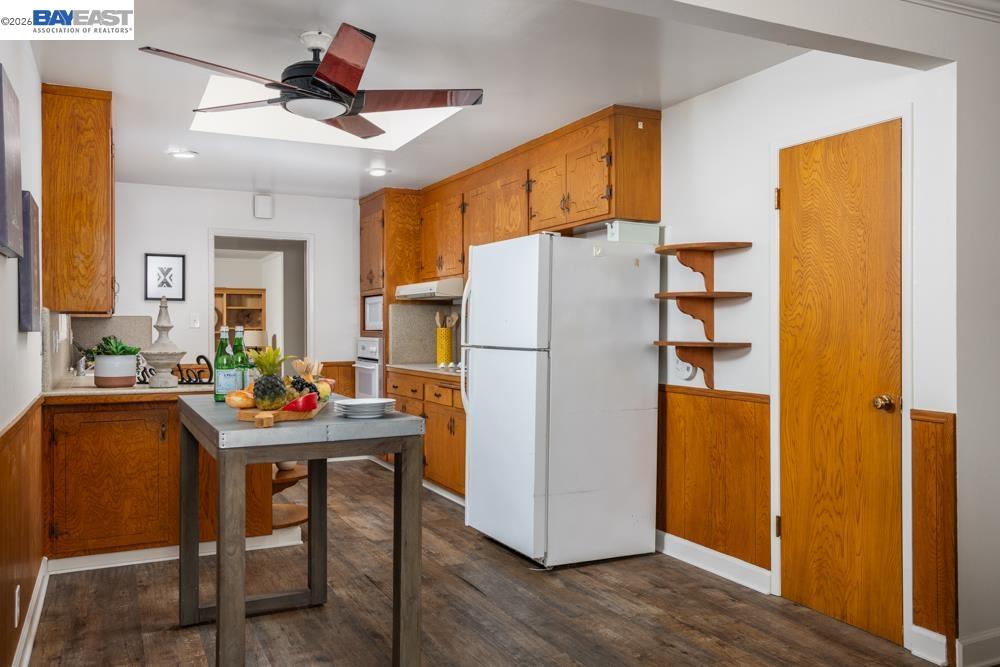 Detail Gallery Image 8 of 36 For 17774 Trenton Dr, Castro Valley,  CA 94546 - 3 Beds | 2 Baths