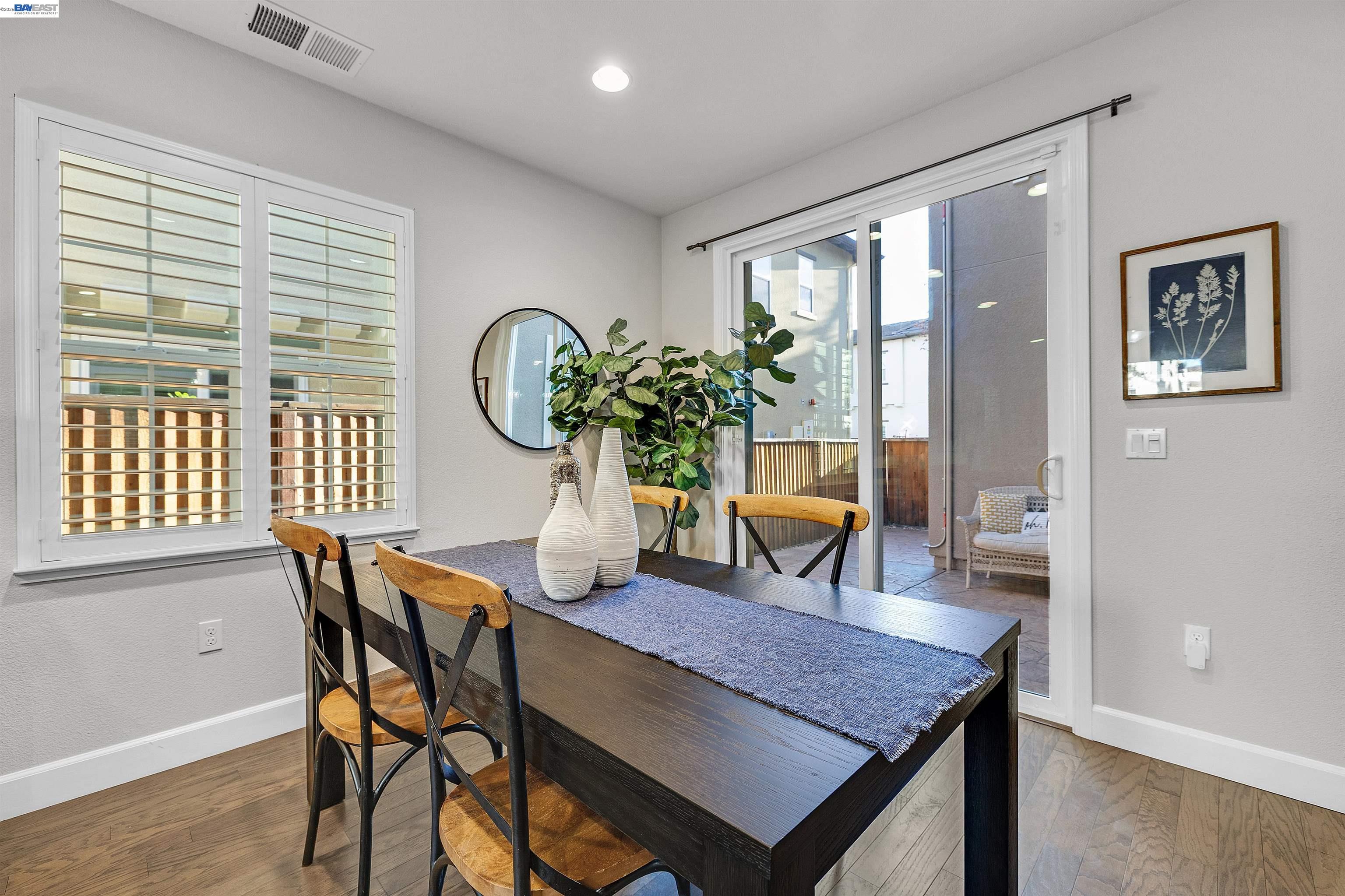 Detail Gallery Image 3 of 40 For 3004 Sonsilla Lane, San Ramon,  CA 94582 - 3 Beds | 2/1 Baths