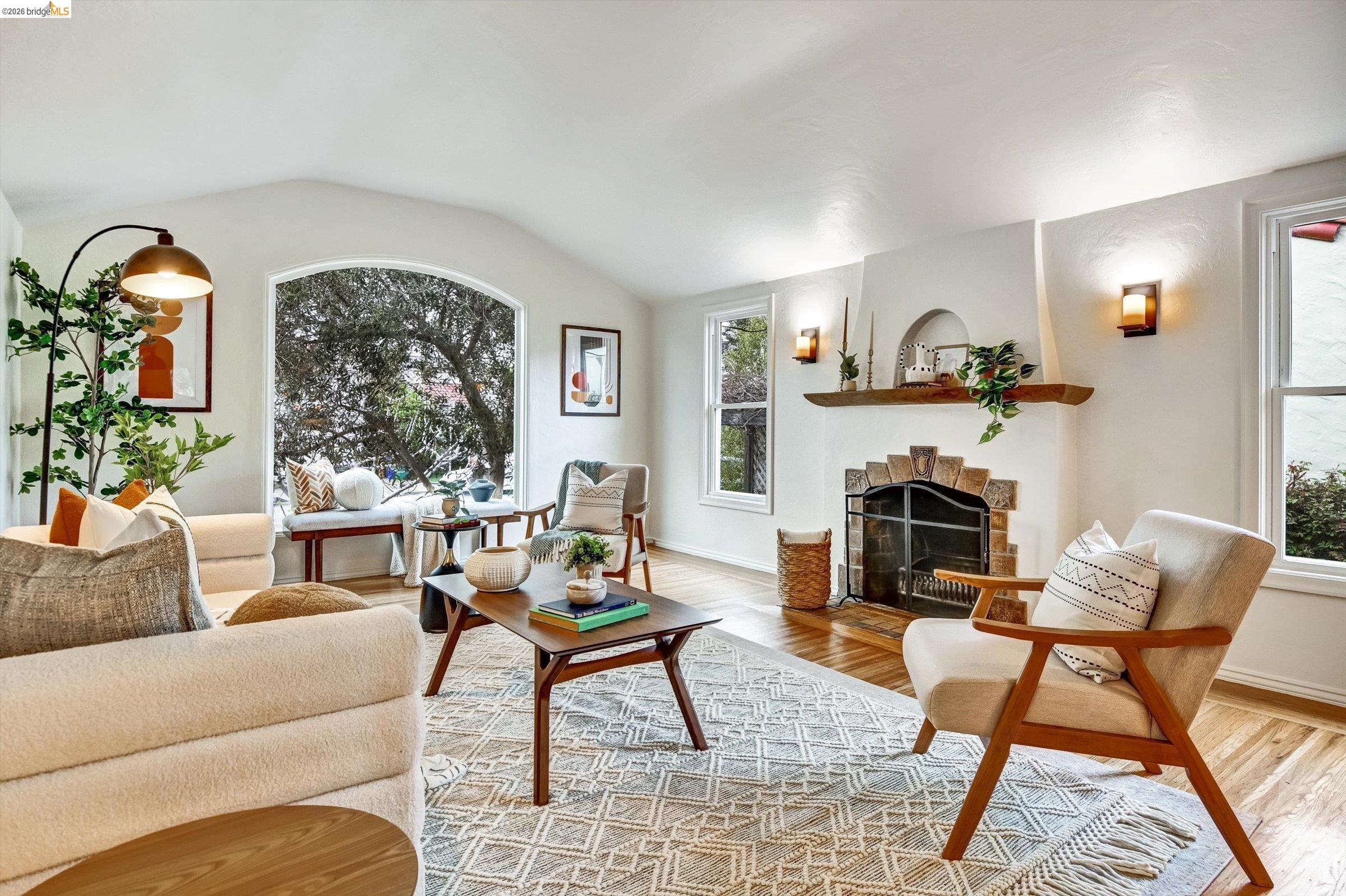 Detail Gallery Image 4 of 28 For 1259 Portland Ave, Albany,  CA 94706 - 3 Beds | 2 Baths