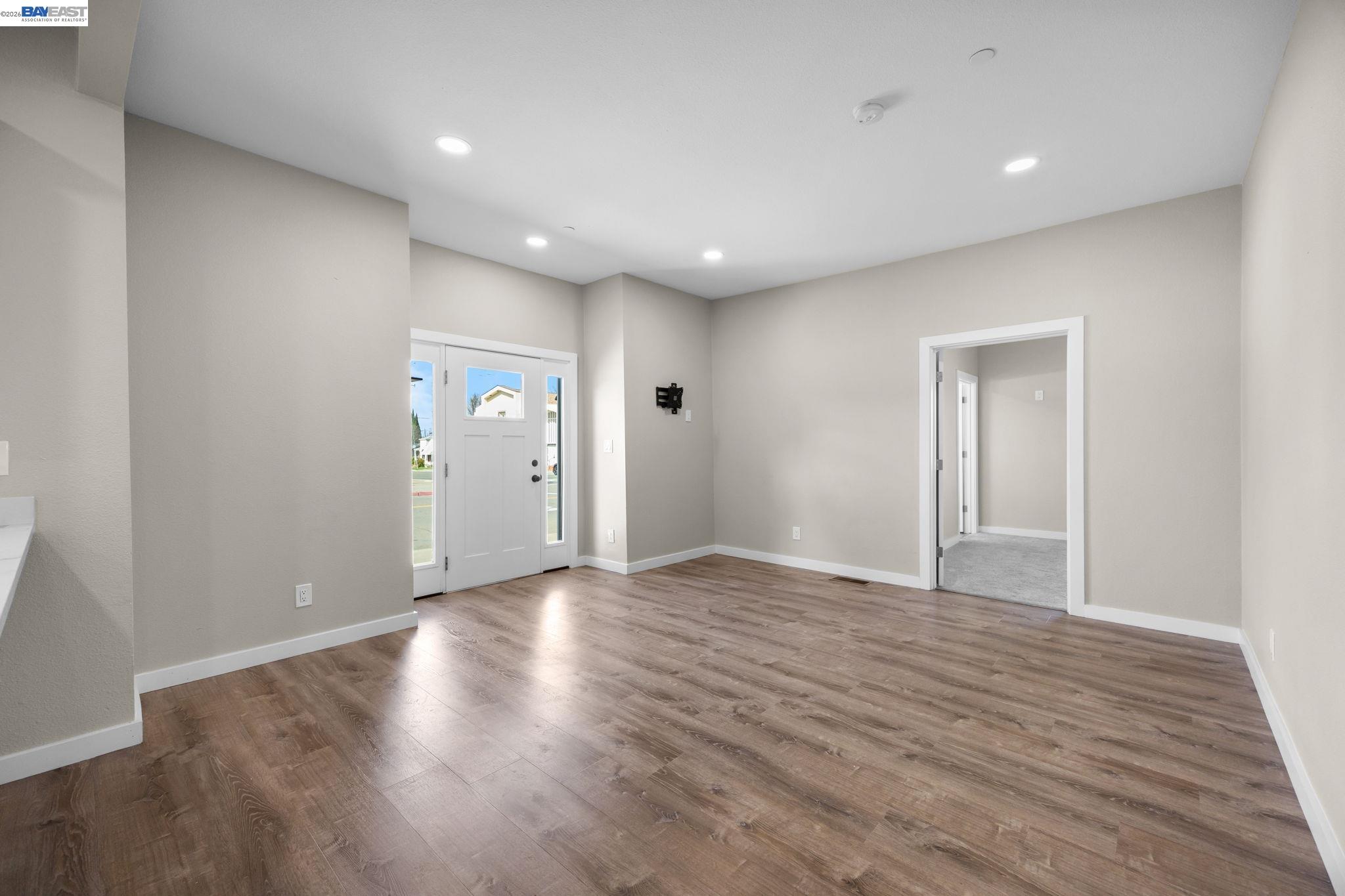 Detail Gallery Image 11 of 43 For 47 N 2nd, Rio Vista,  CA 94571 - 8 Beds | 4 Baths