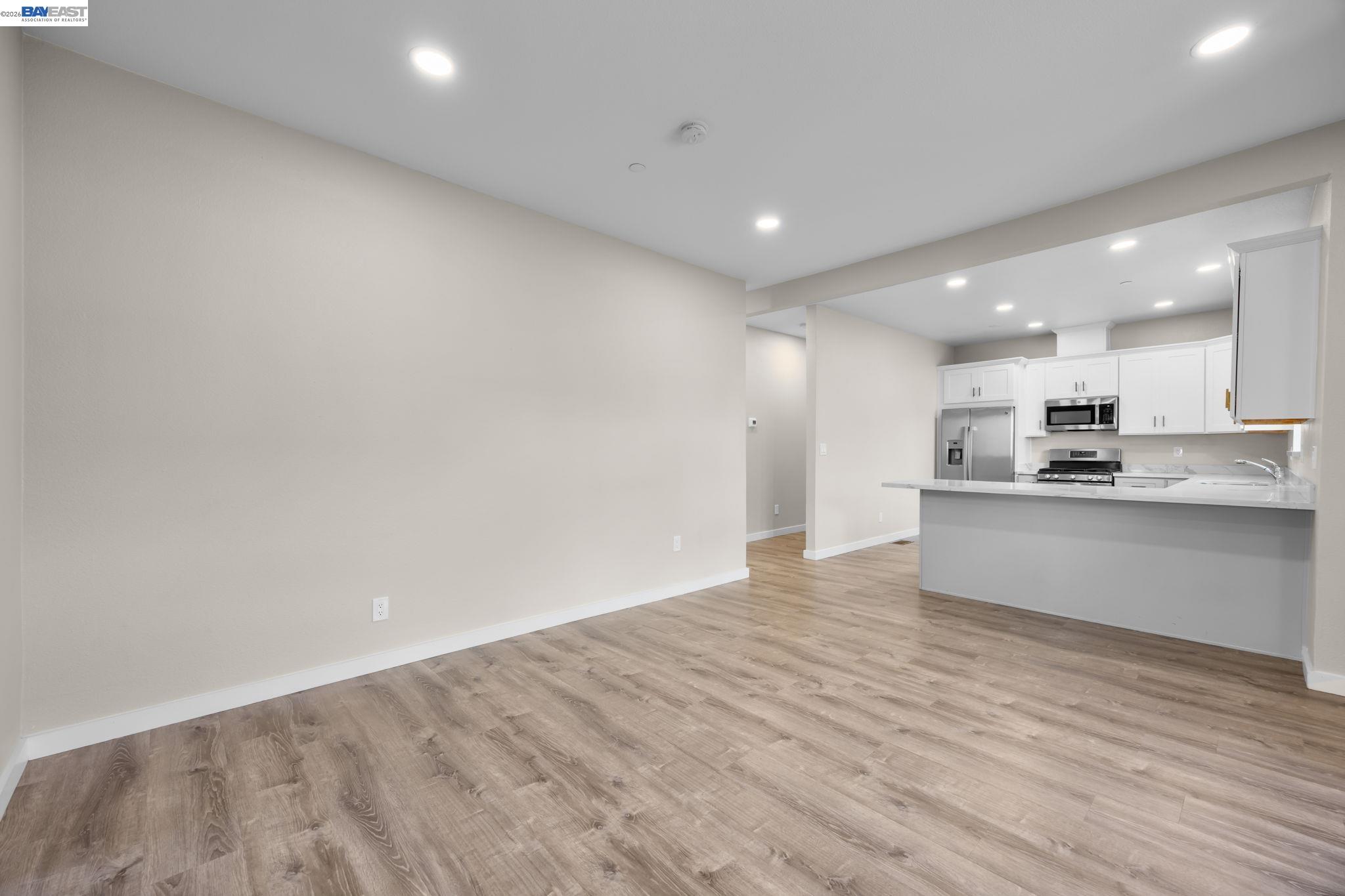 Detail Gallery Image 13 of 43 For 47 N 2nd, Rio Vista,  CA 94571 - 8 Beds | 4 Baths